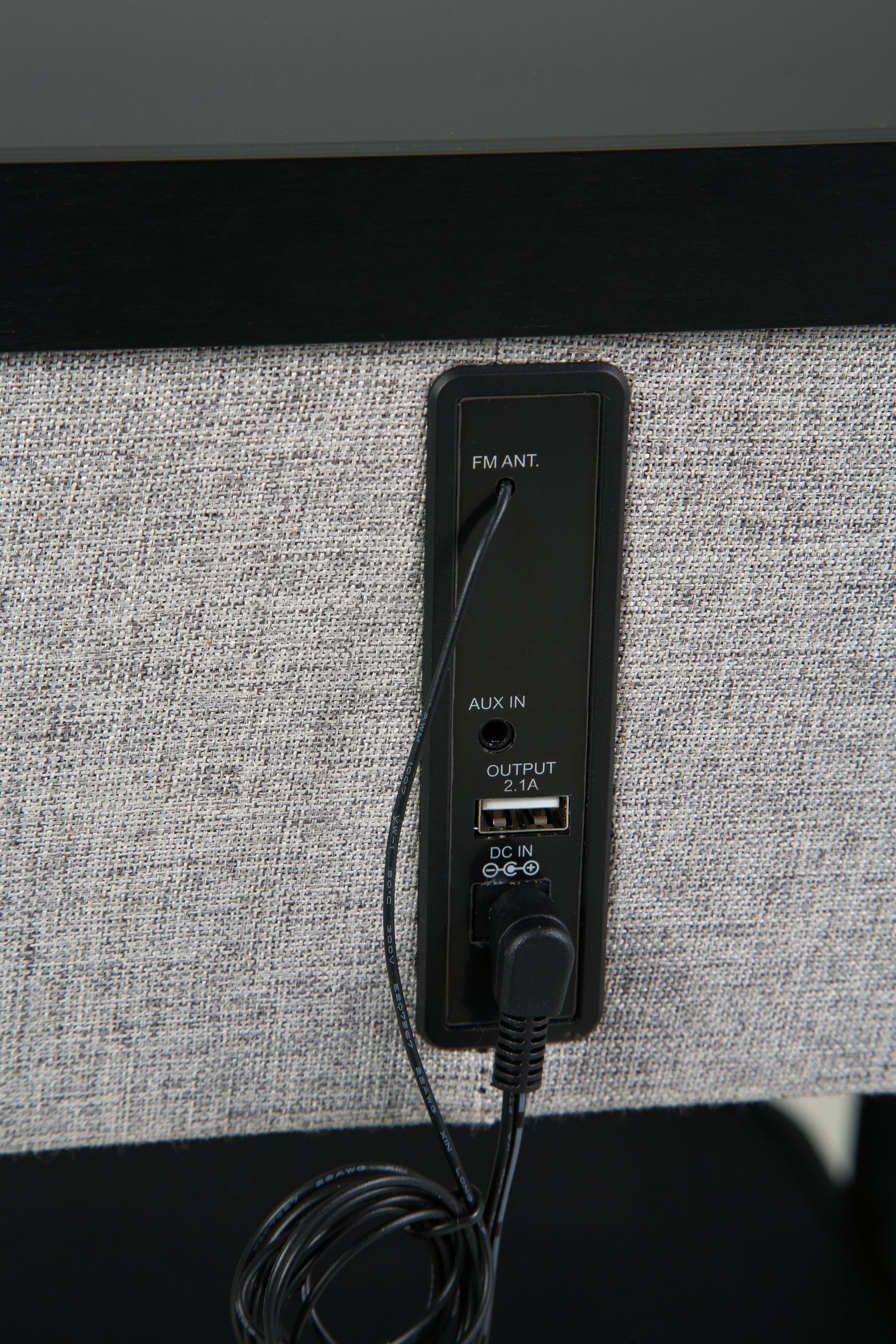 Jorvalee Gray/Black Accent Table - Ornate Home