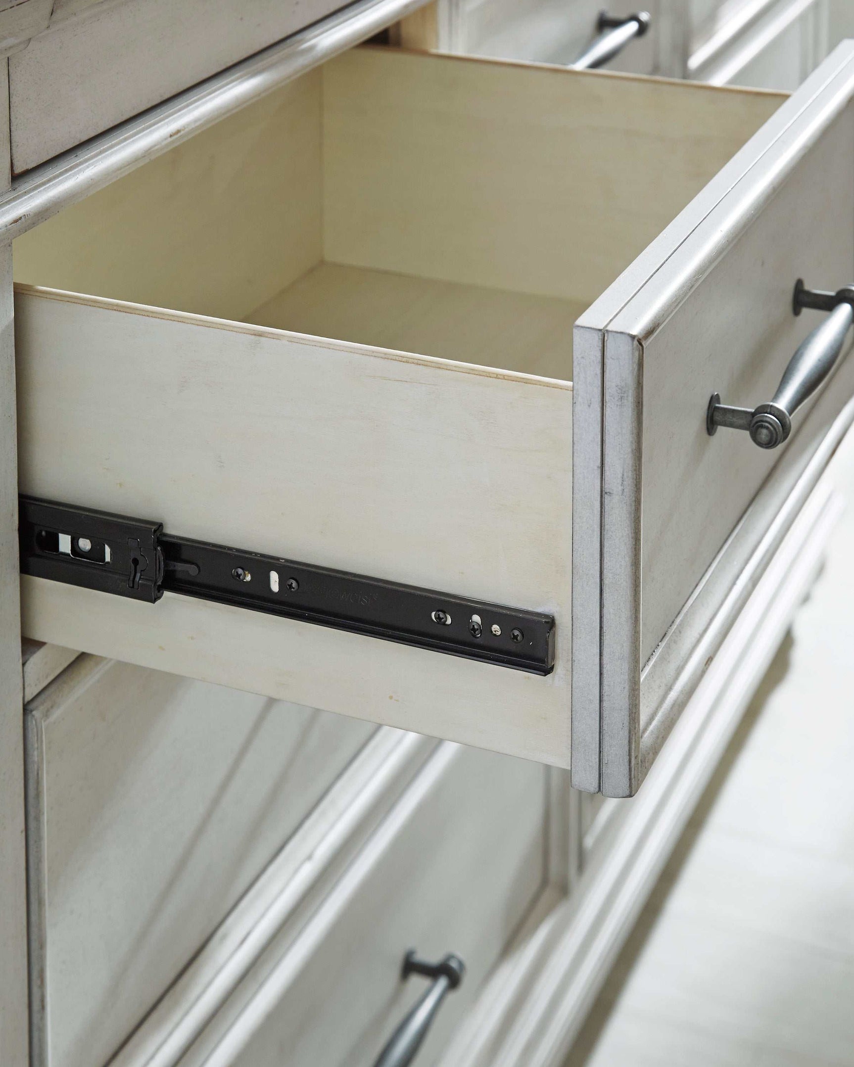 Kanwyn Whitewash Queen Bedroom Set / 3pc (Online Special Price) - Ornate Home