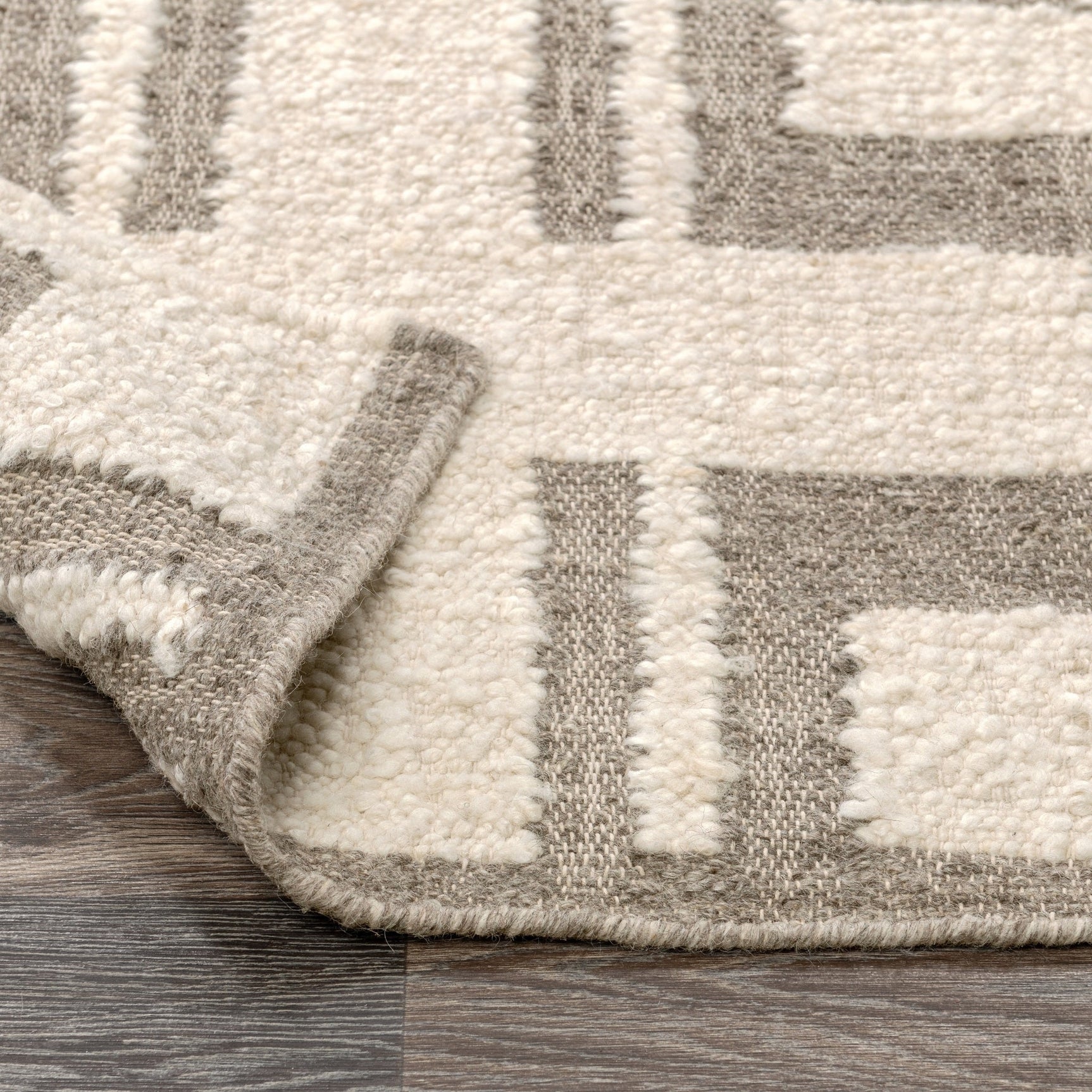 Kavala Charcoal/Ivory Rug - Ornate Home