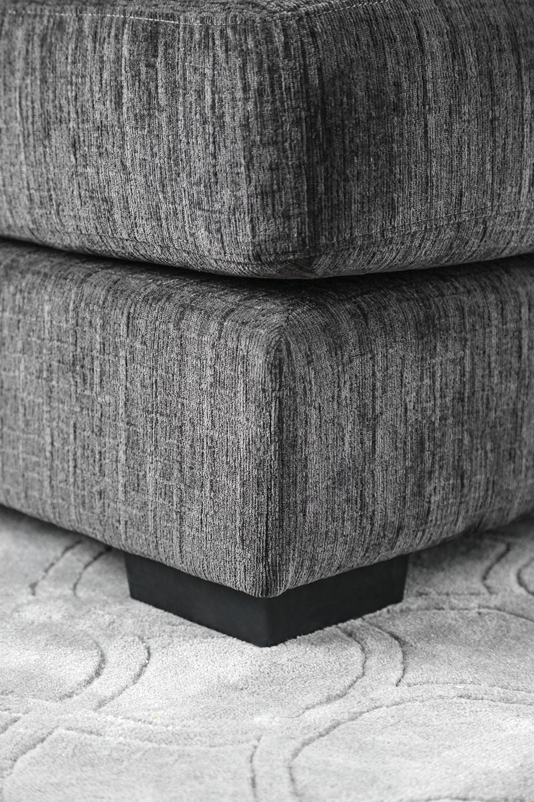 Kaylee Gray U-Shaped Sectional w/ Ottoman Right Chaise - Ornate Home