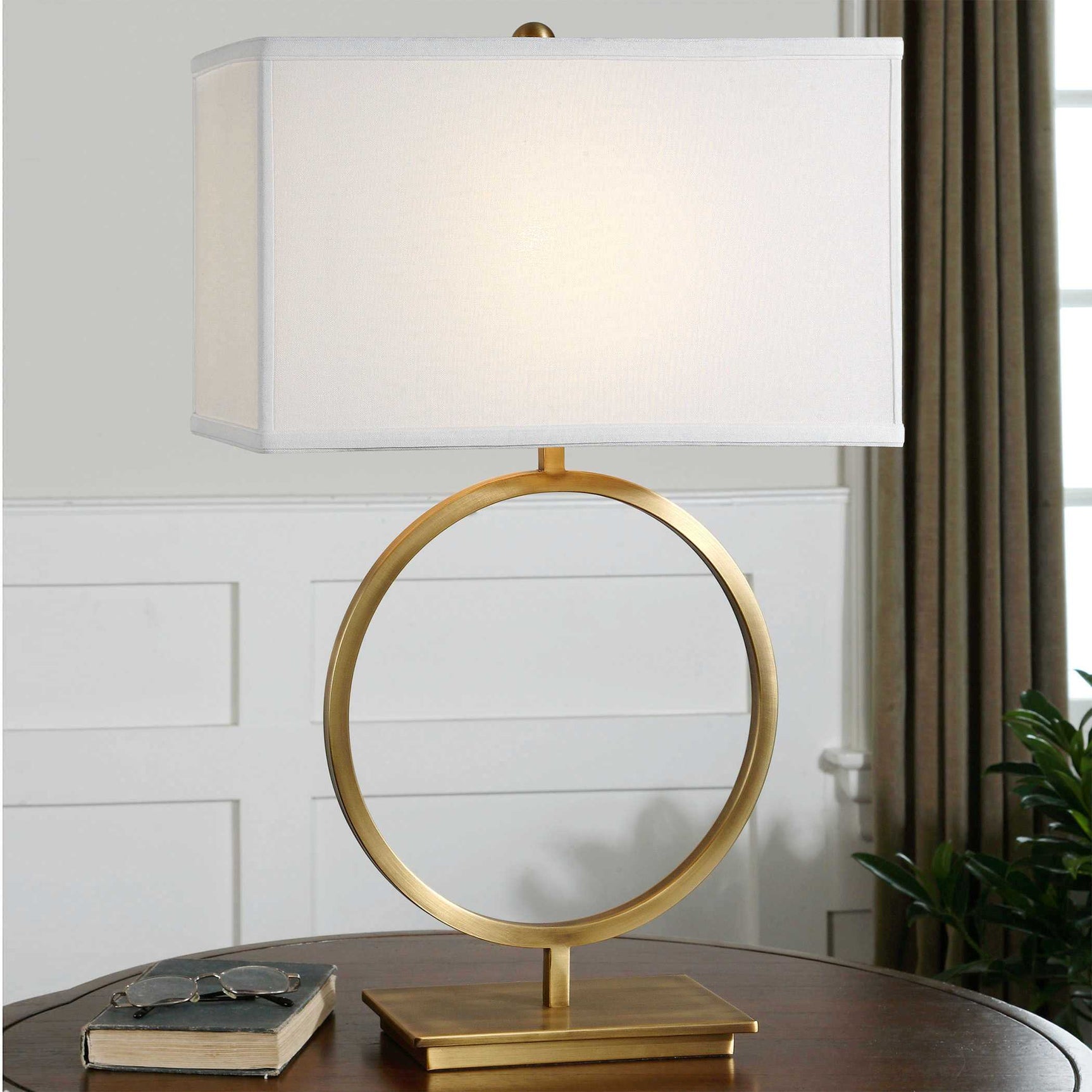 Duara Brass Circle Table Lamp