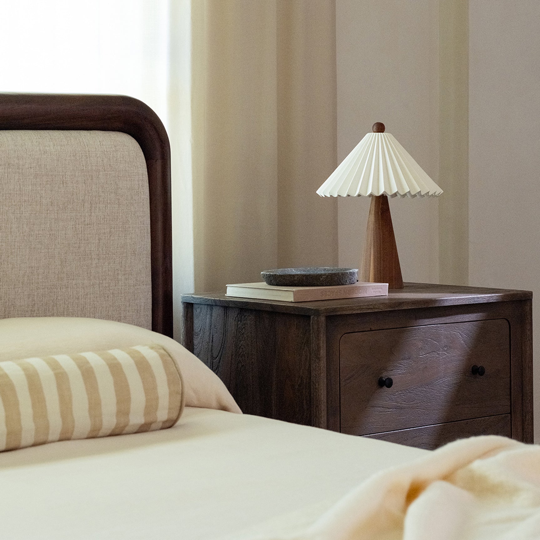 Bower Brown/Dark Brown King Bed