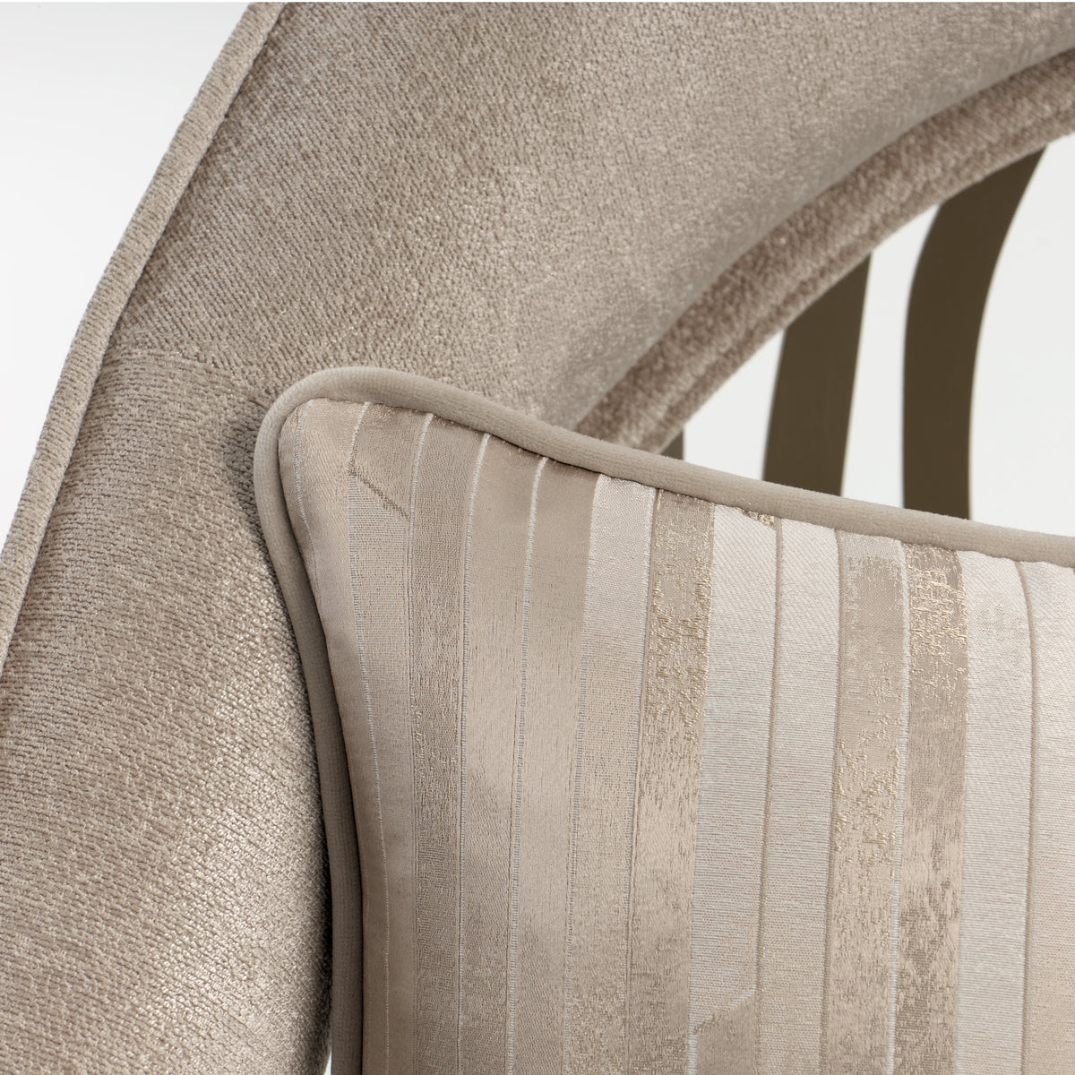 La Rachelle Medium Champagne/Lustre Flame Accent Chair