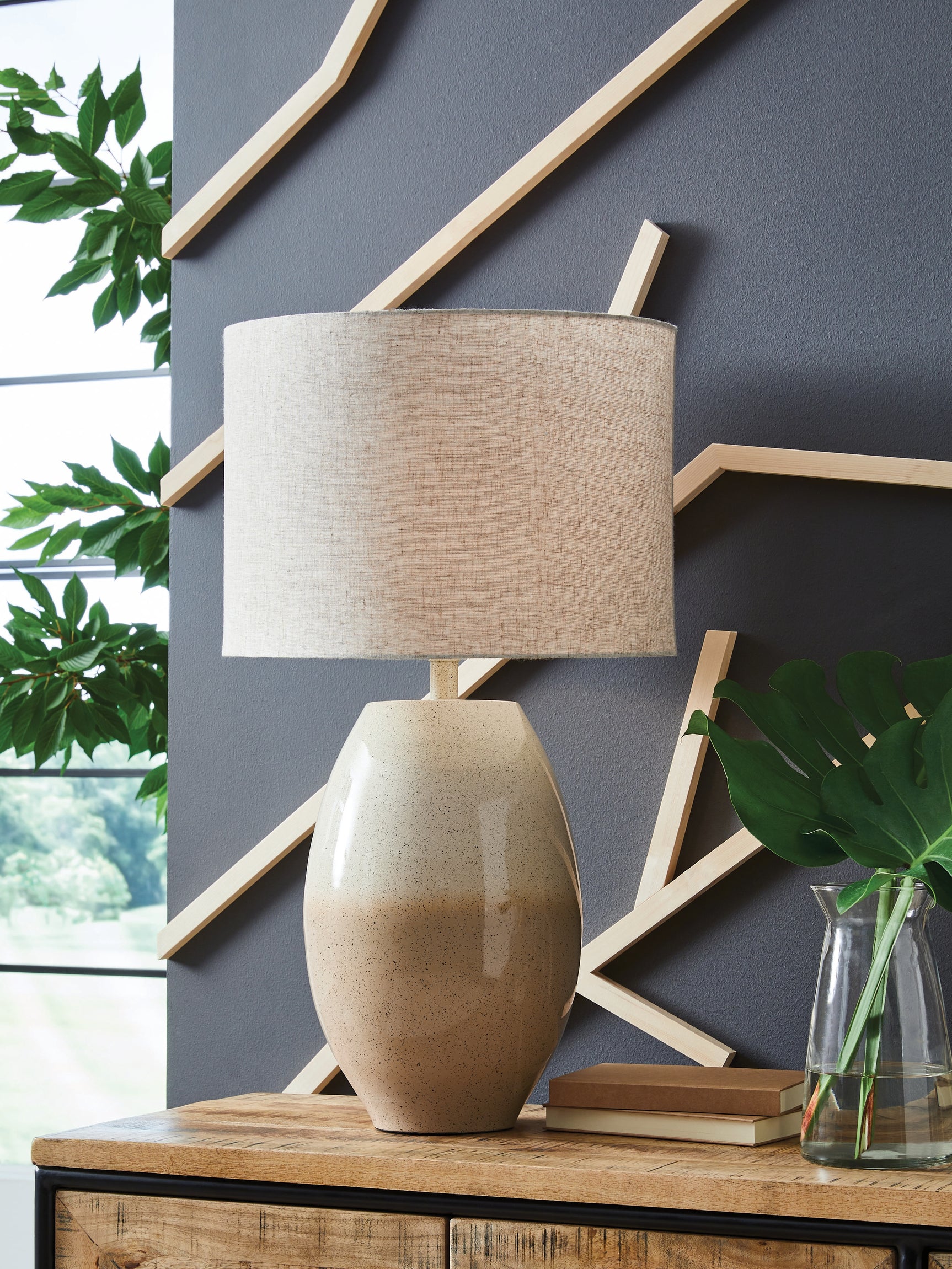 Linas Cream/Beige Metal Table Lamp (1/CN) - Ornate Home