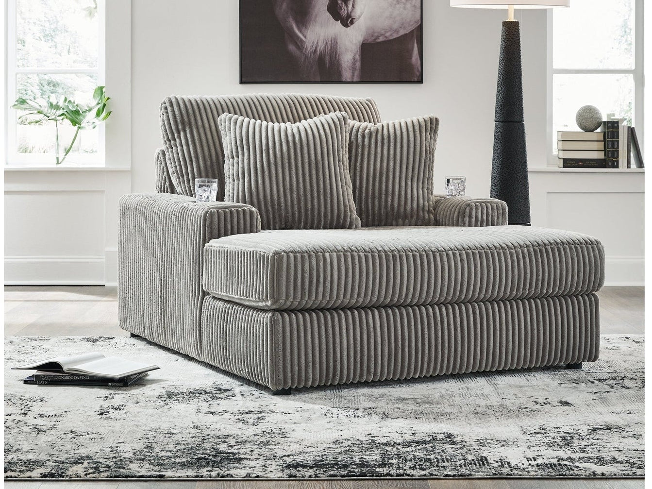Lindyn Fog Chaise Lounge w/ 2 Cup Holders & USB Charging Port - Ornate Home