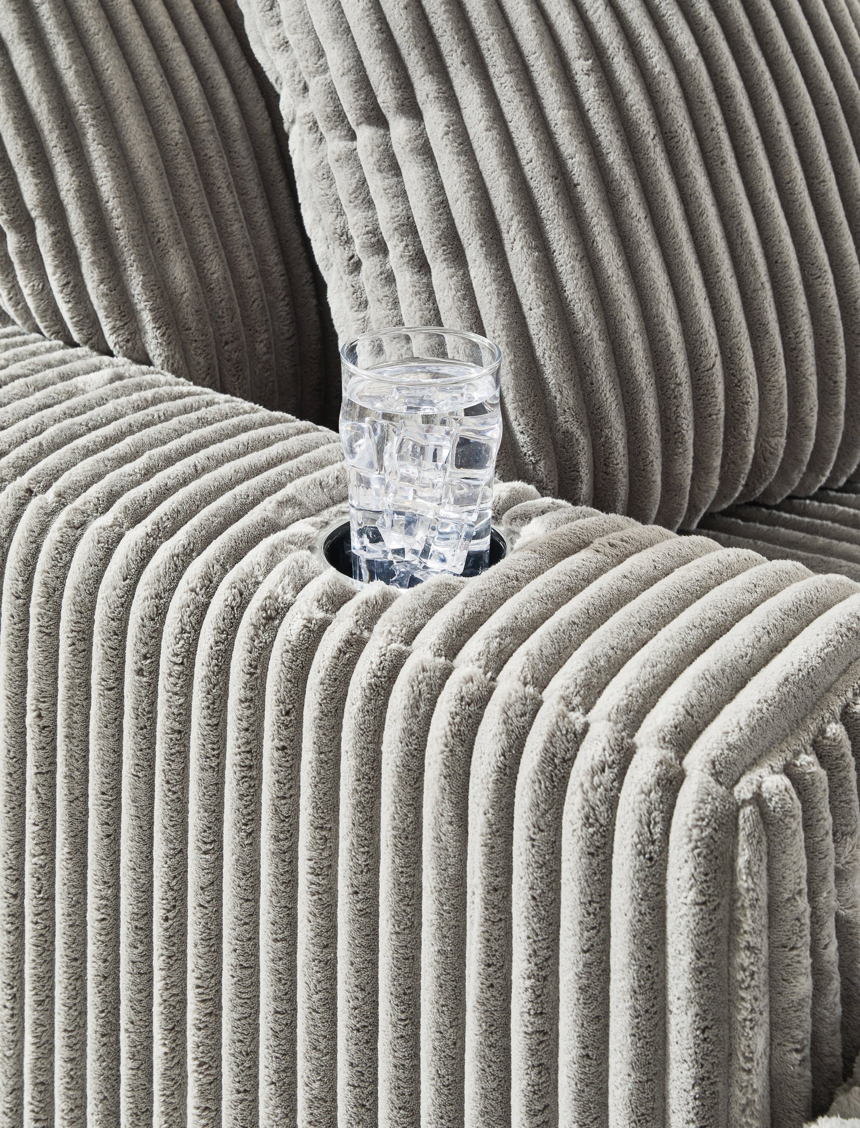 Lindyn Fog Chaise Lounge w/ 2 Cup Holders & USB Charging Port - Ornate Home