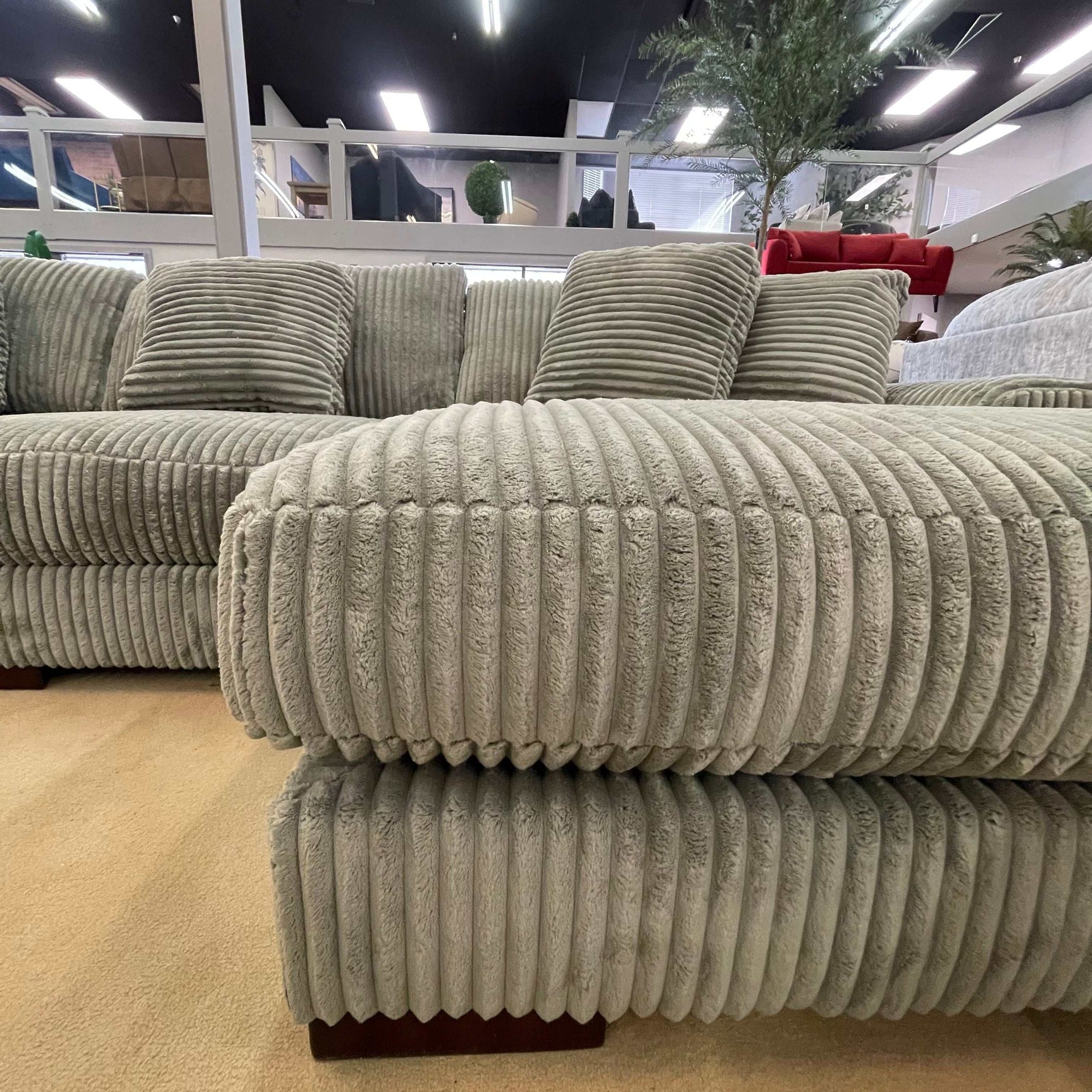 Lindyn Fog 5pc RAF Sectional + Oversized Ottoman (Online Special Price) - Ornate Home