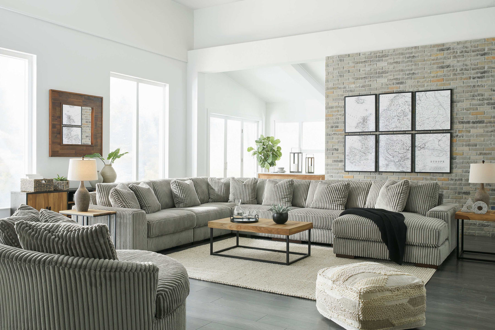 Lindyn Fog 6pc RAF Chaise Sectional (Online Special Price) - Ornate Home