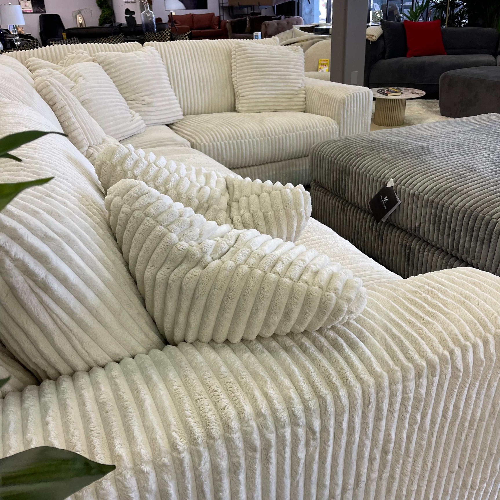 Lindyn Ivory 5pc RAF Chaise Sectional (Online Special Price) - Ornate Home