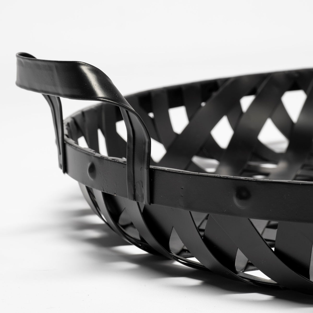 Lito Black Woven Metal Round Serving Trays (Set of 2) - Ornate Home