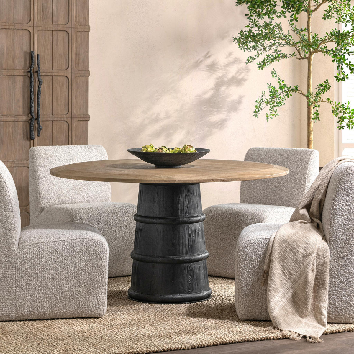 Lunen Soft Reef Noir 55" Round Dining Table