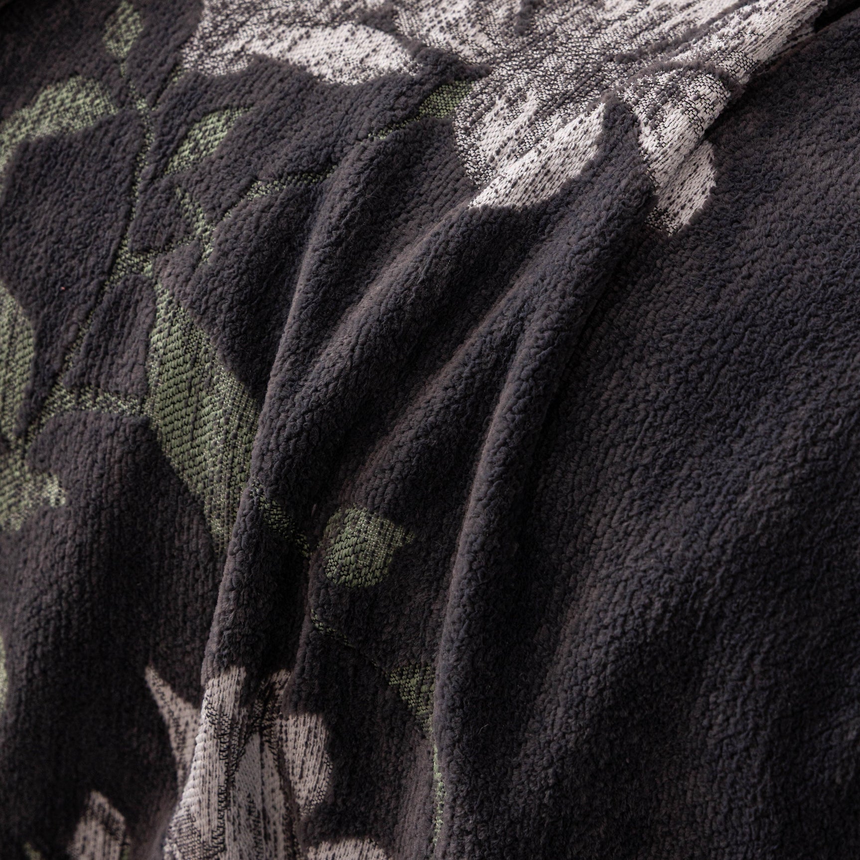 Luxury Thickened Sofa Throw Cover, Decorative Cozy Floral Jacquard Couch Cover Blanket - Ornate Home