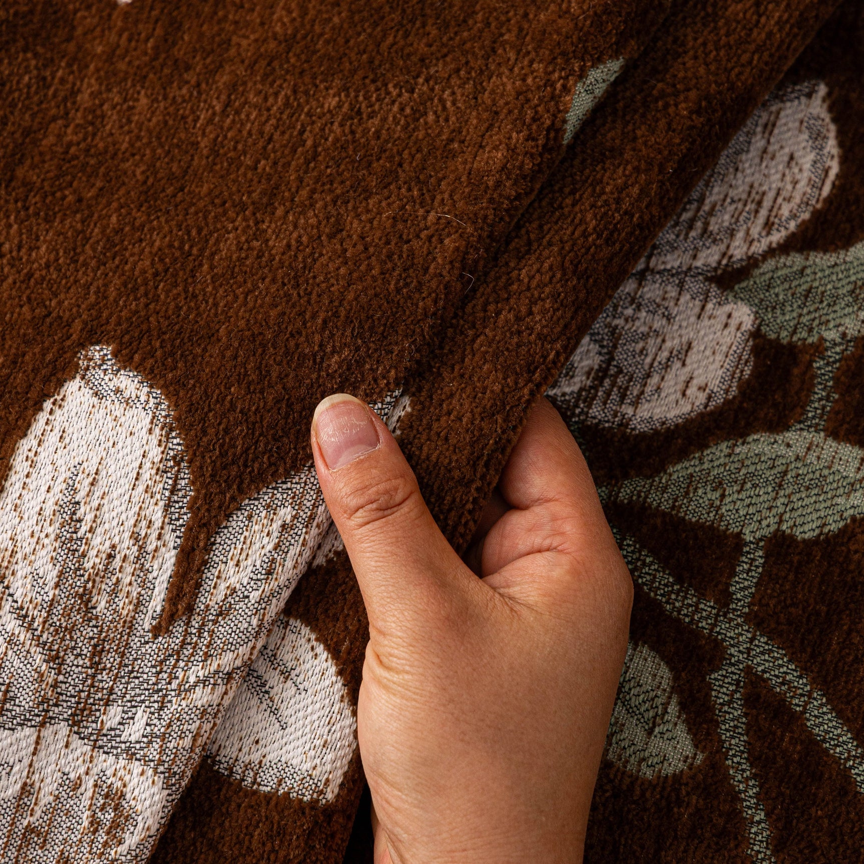 Luxury Thickened Sofa Throw Cover, Decorative Cozy Floral Jacquard Couch Cover Blanket - Ornate Home