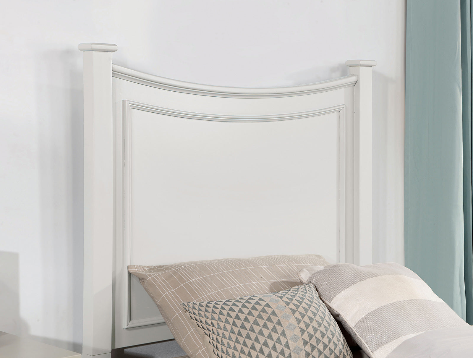 Lycorida White Twin Bed - Ornate Home