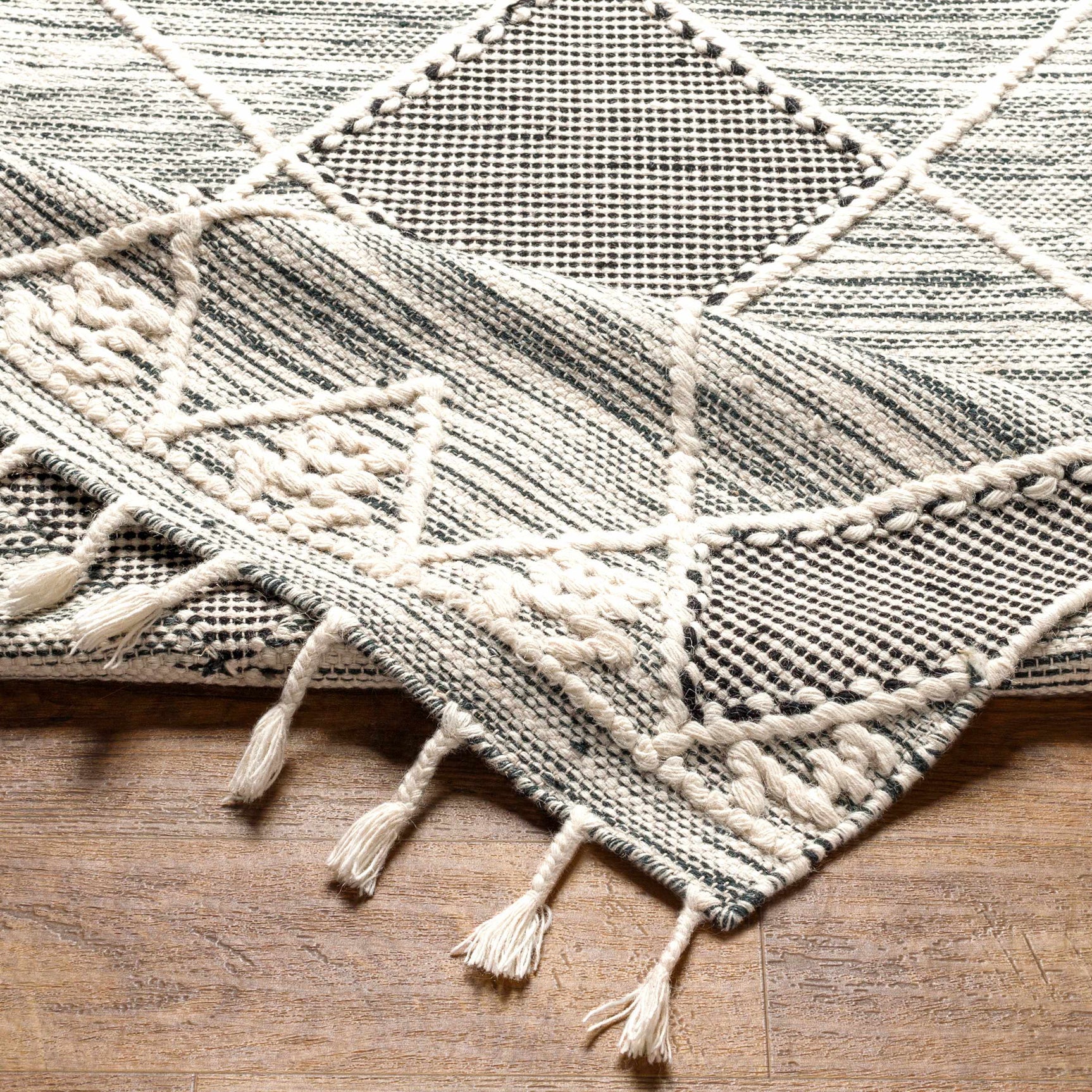 Mabua Tasseled Jute&Wool Rug - Clearance - Ornate Home