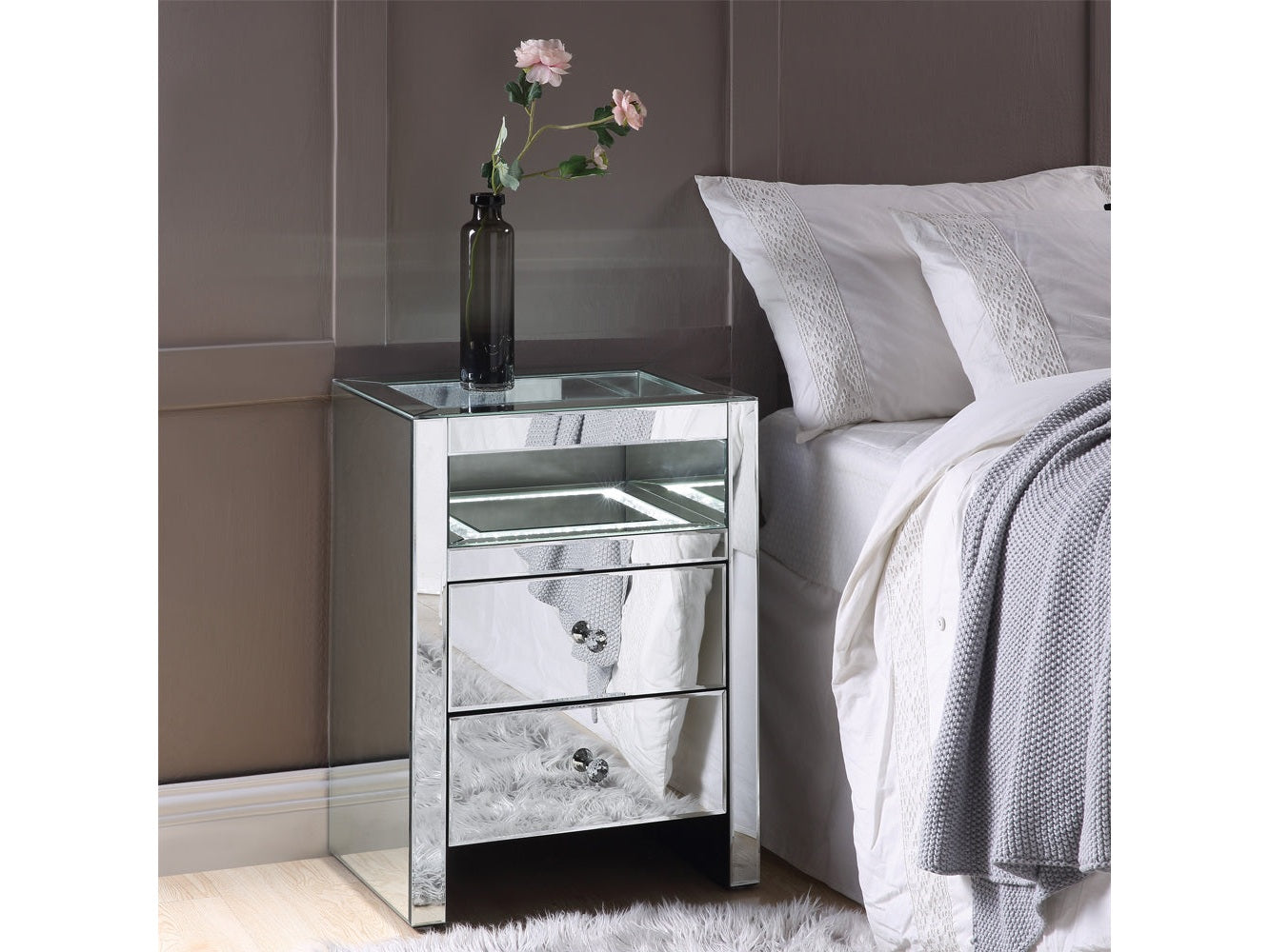 Malish Mirrored Accent Table (LED) - Ornate Home