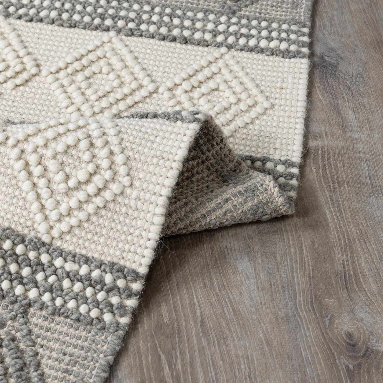 Mineola Wool Area Rug - Ornate Home