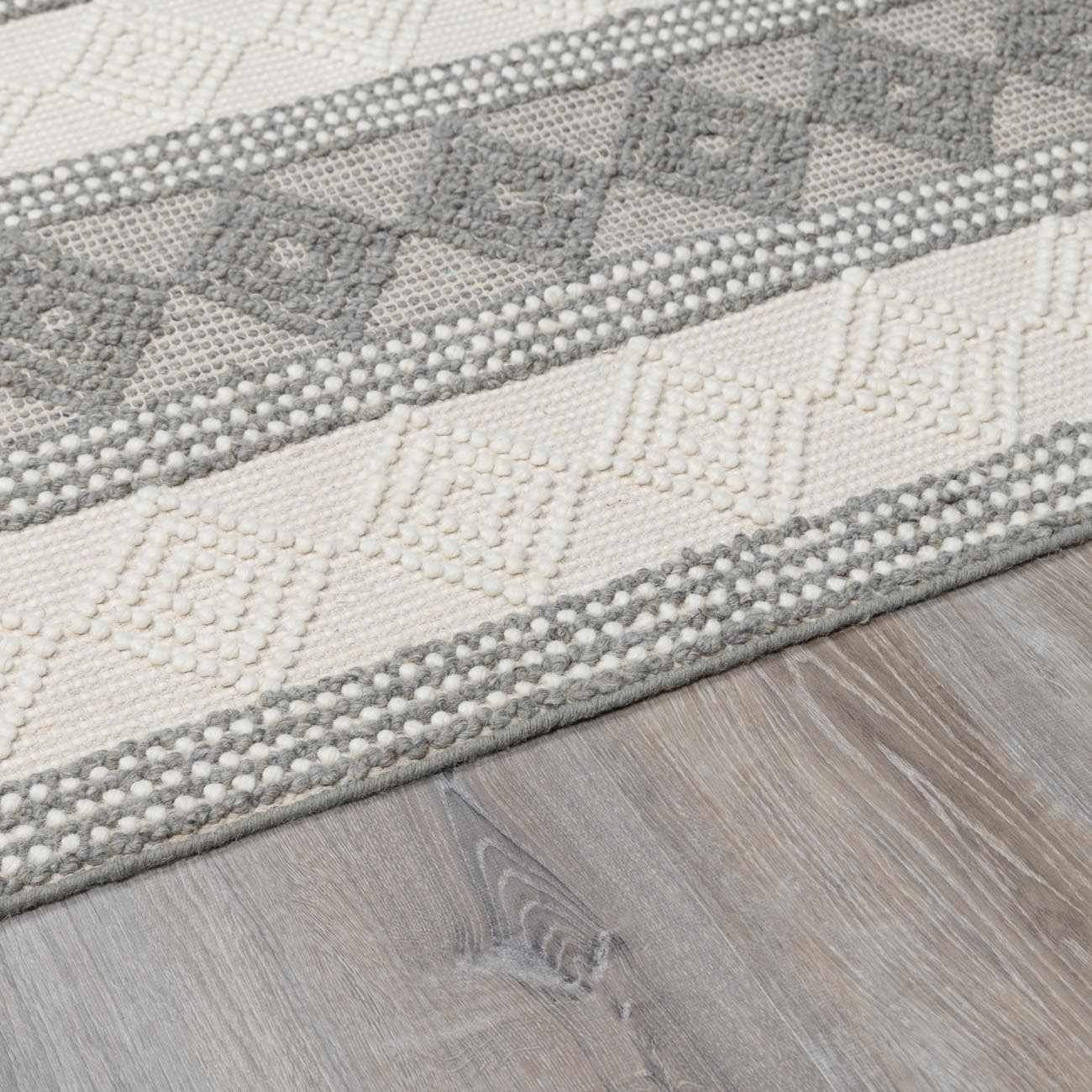 Mineola Wool Area Rug - Ornate Home