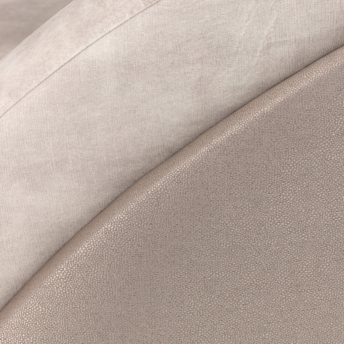 Mod Dream Rich Champagne/Dove Standard Sofa