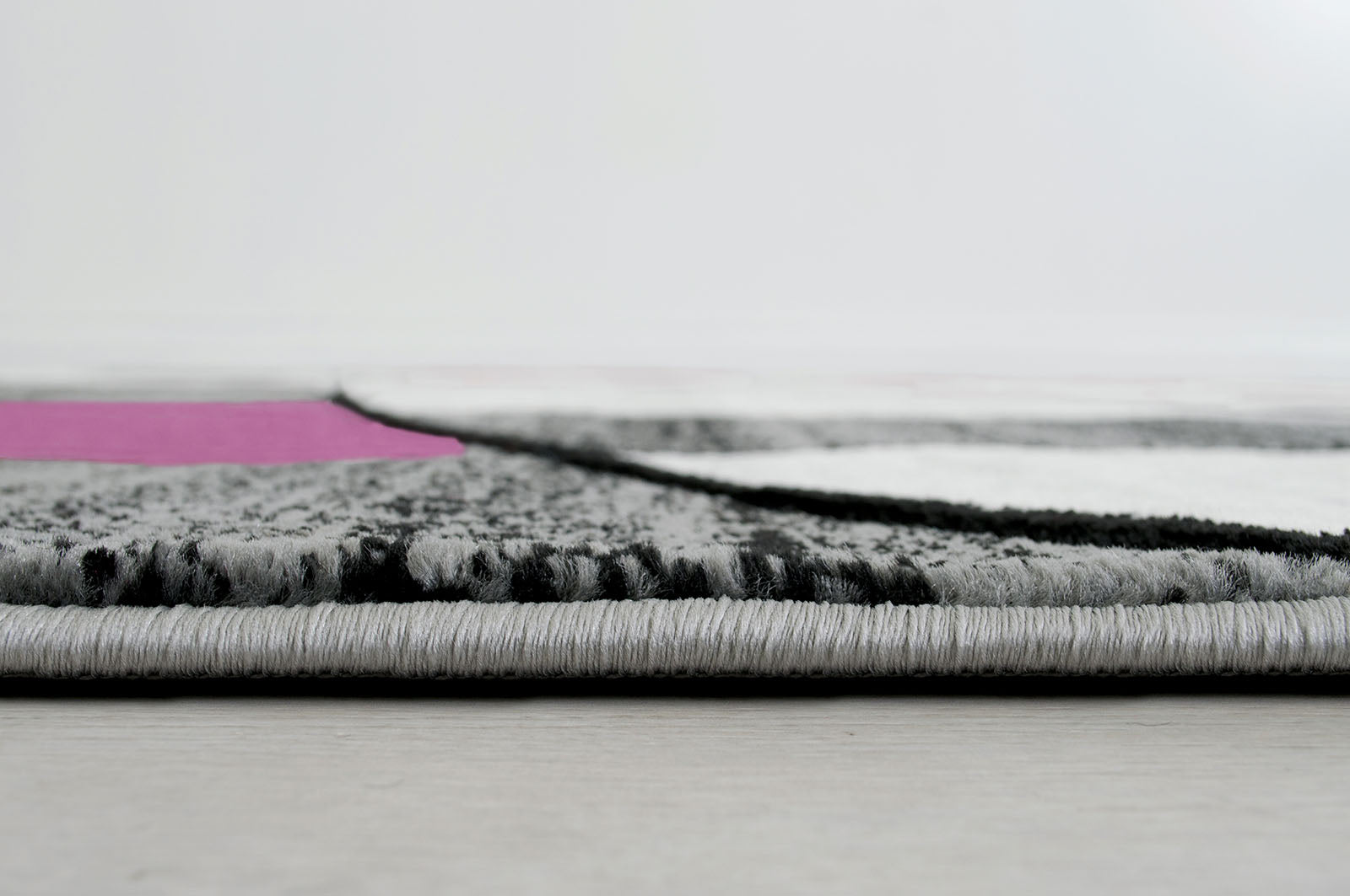 Niksar Gray/Purple 5' X 7' Area Rug - Ornate Home