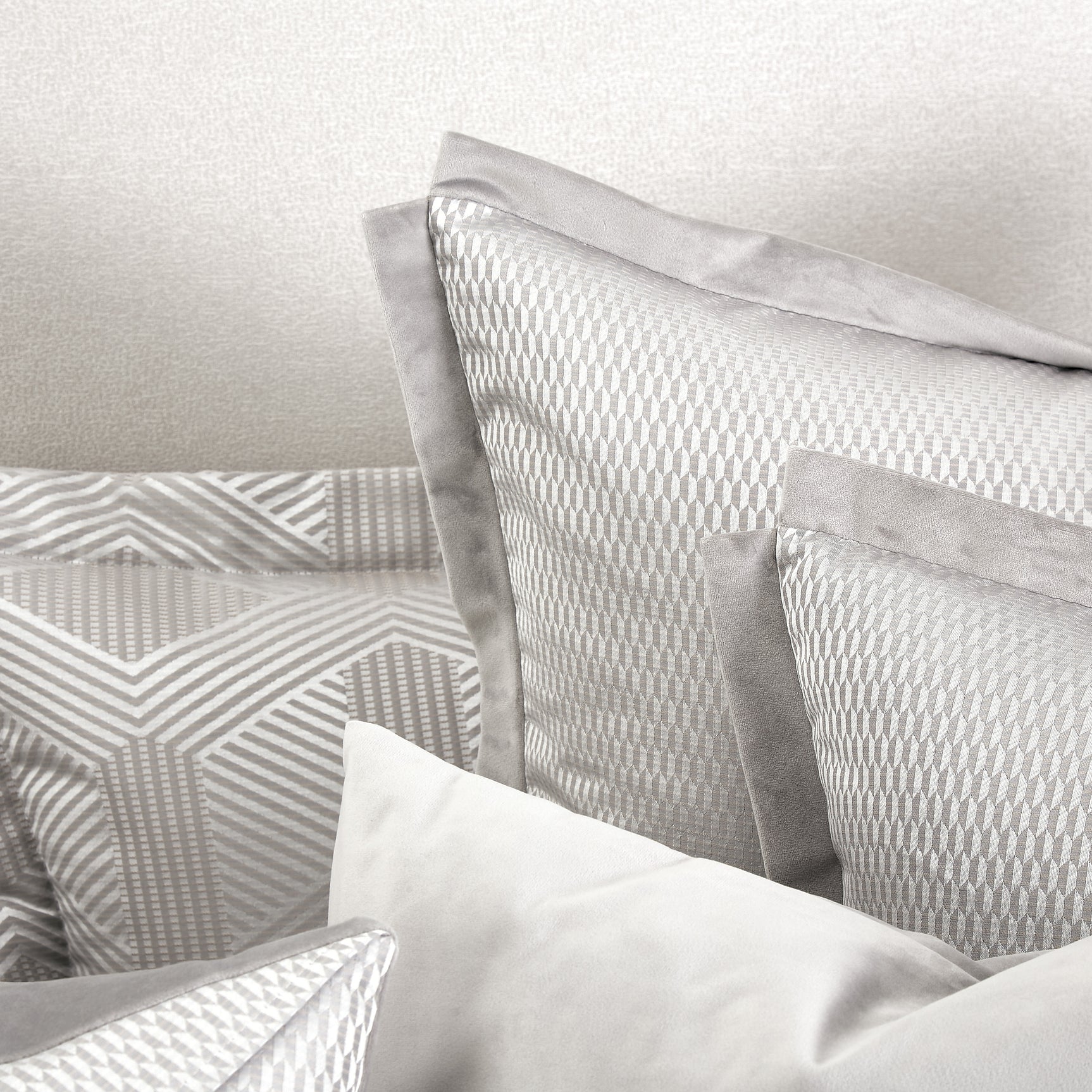 Nouveau Dove Duvet Set - Ornate Home