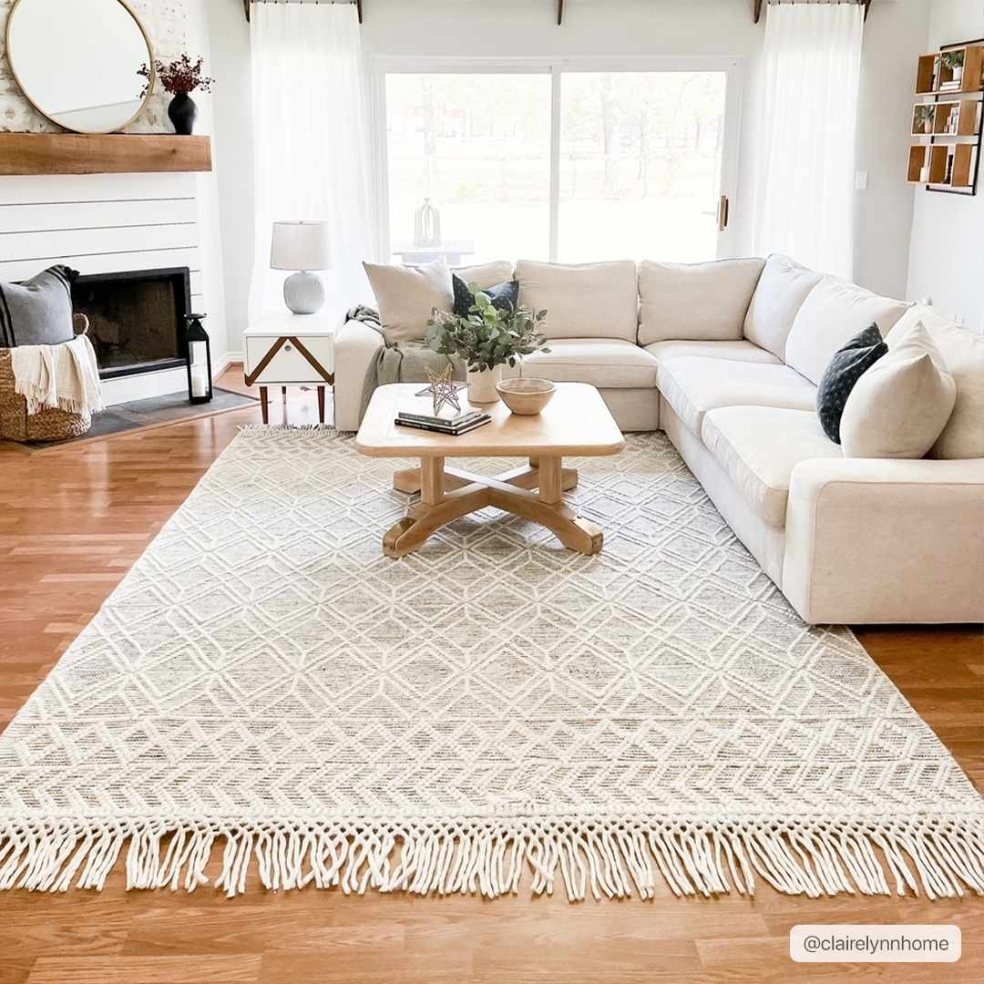 Ossun Wool Rug with Tassels - Ornate Home