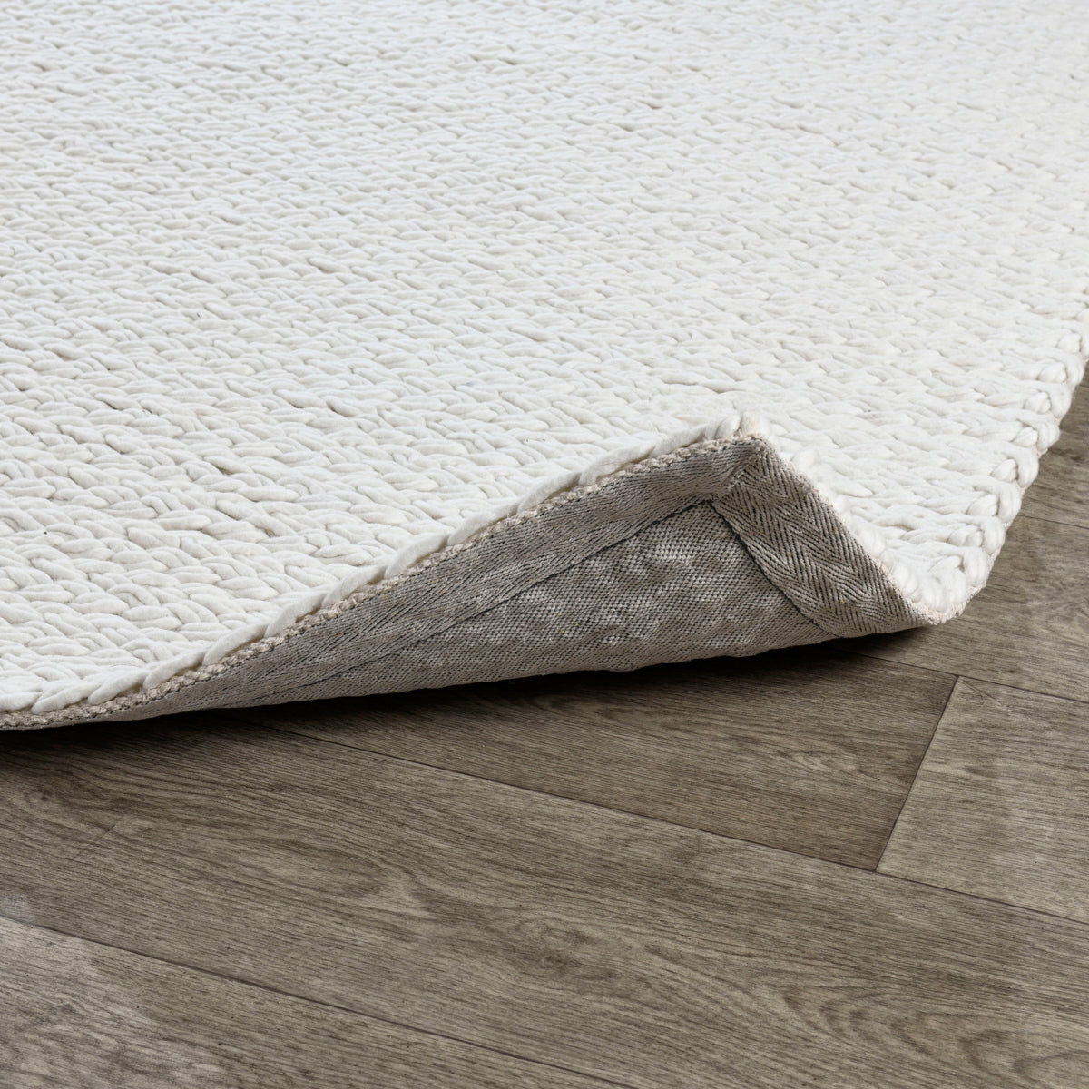 Oxnard Ivory Wool Rug - Ornate Home