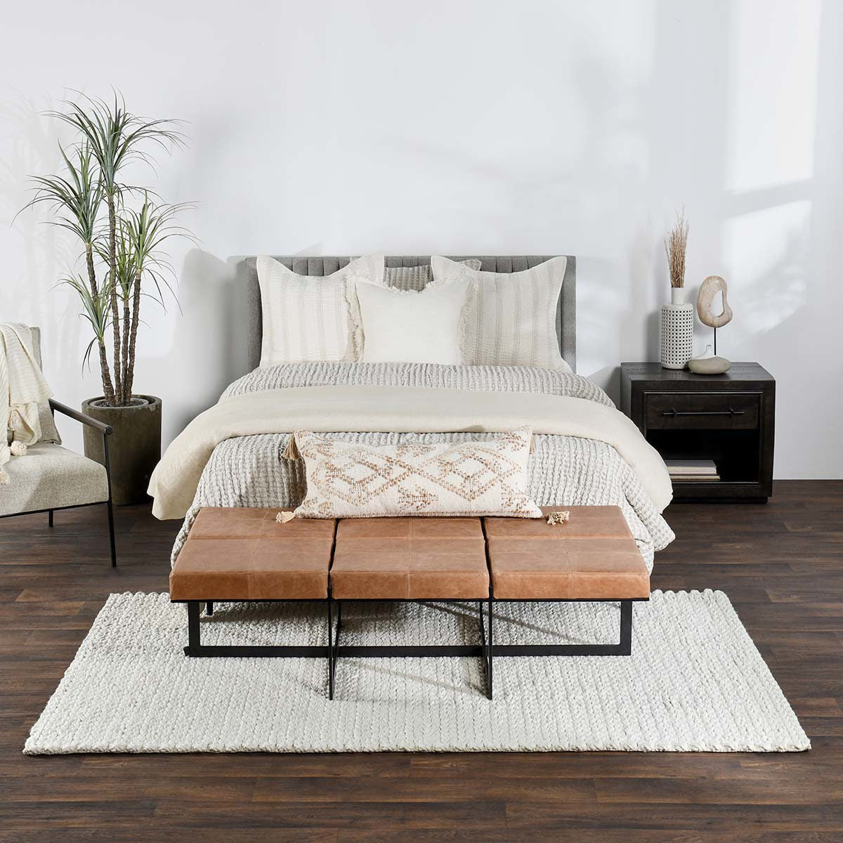 Oxnard Ivory Wool Rug - Ornate Home