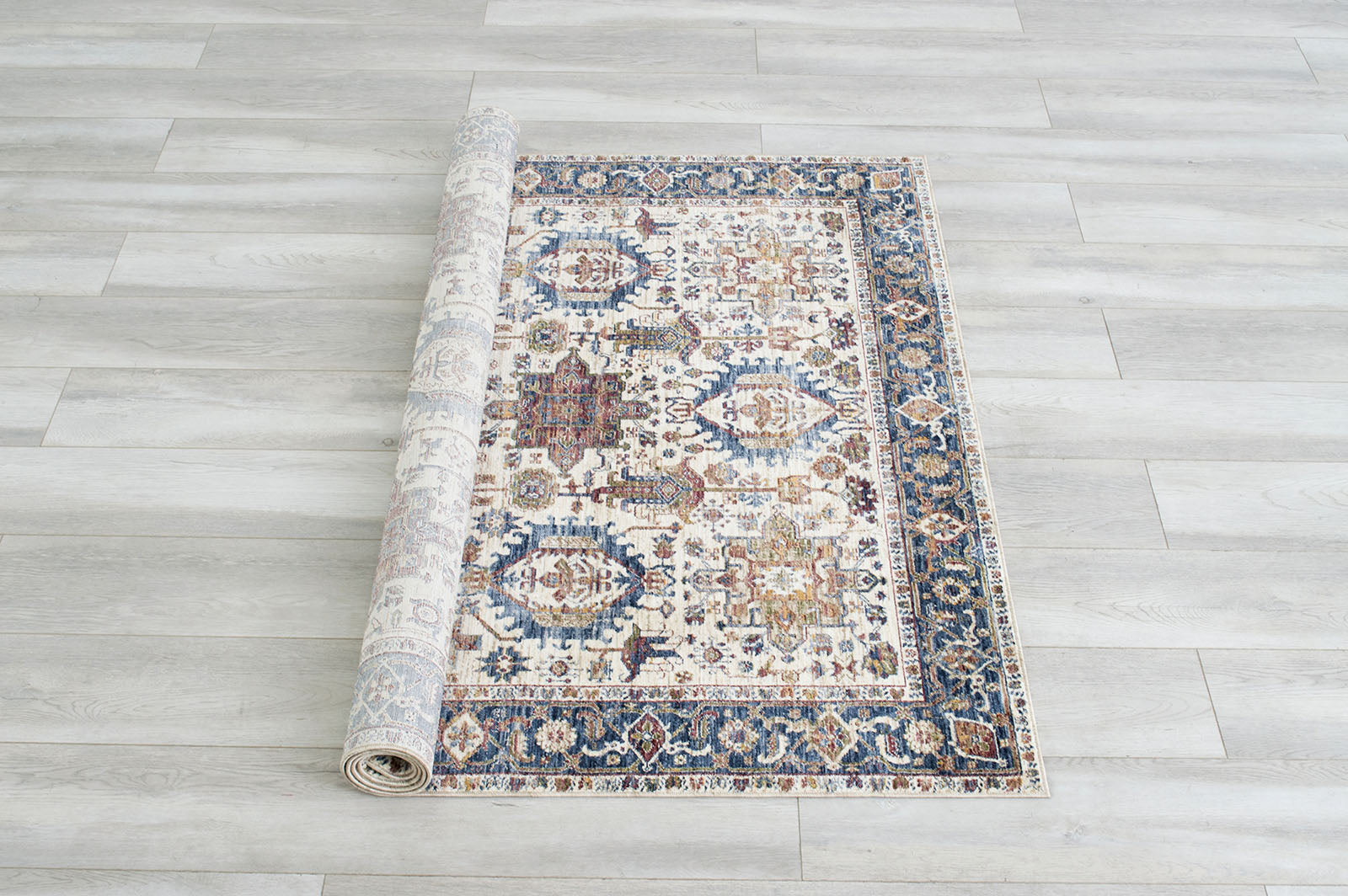 Payas Multi 5'X7' Area Rug - Ornate Home