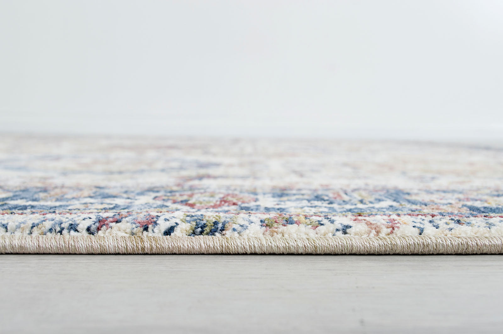 Payas Multi 5'X7' Area Rug - Ornate Home