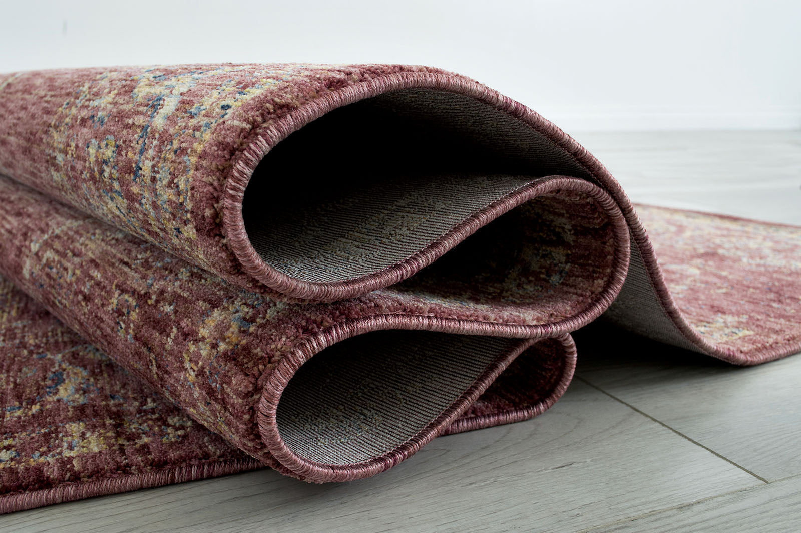 Payas Red 5' X 7' Area Rug - Ornate Home