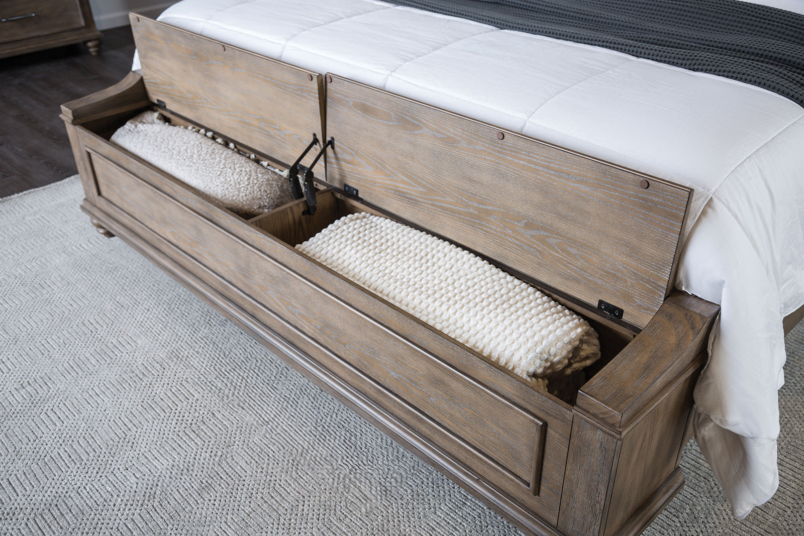 Philomath Aged Oak 5 Pc. Queen Bedroom Set w/ Chest - Ornate Home