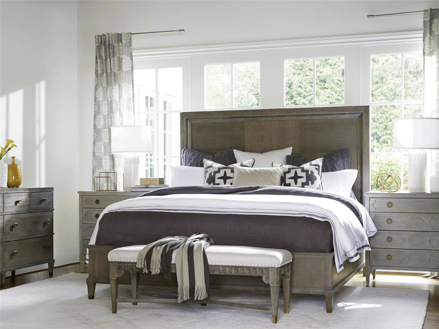 Playlist Gray Chest - Ornate Home