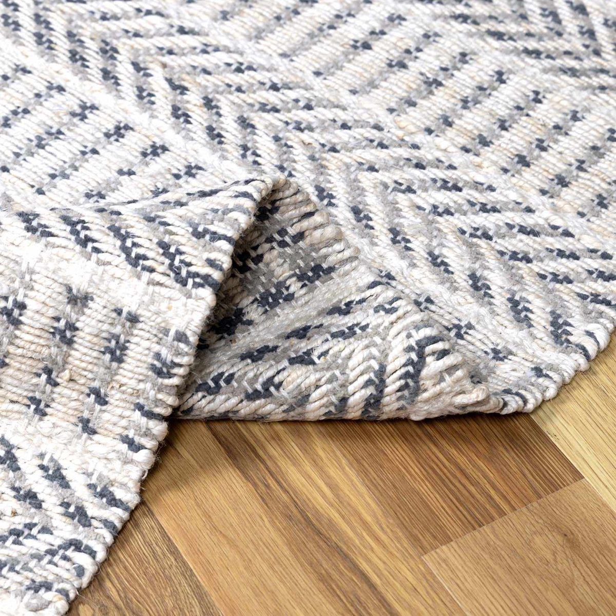 Pleak Handmade Jute Area Rug - Clearance - Ornate Home