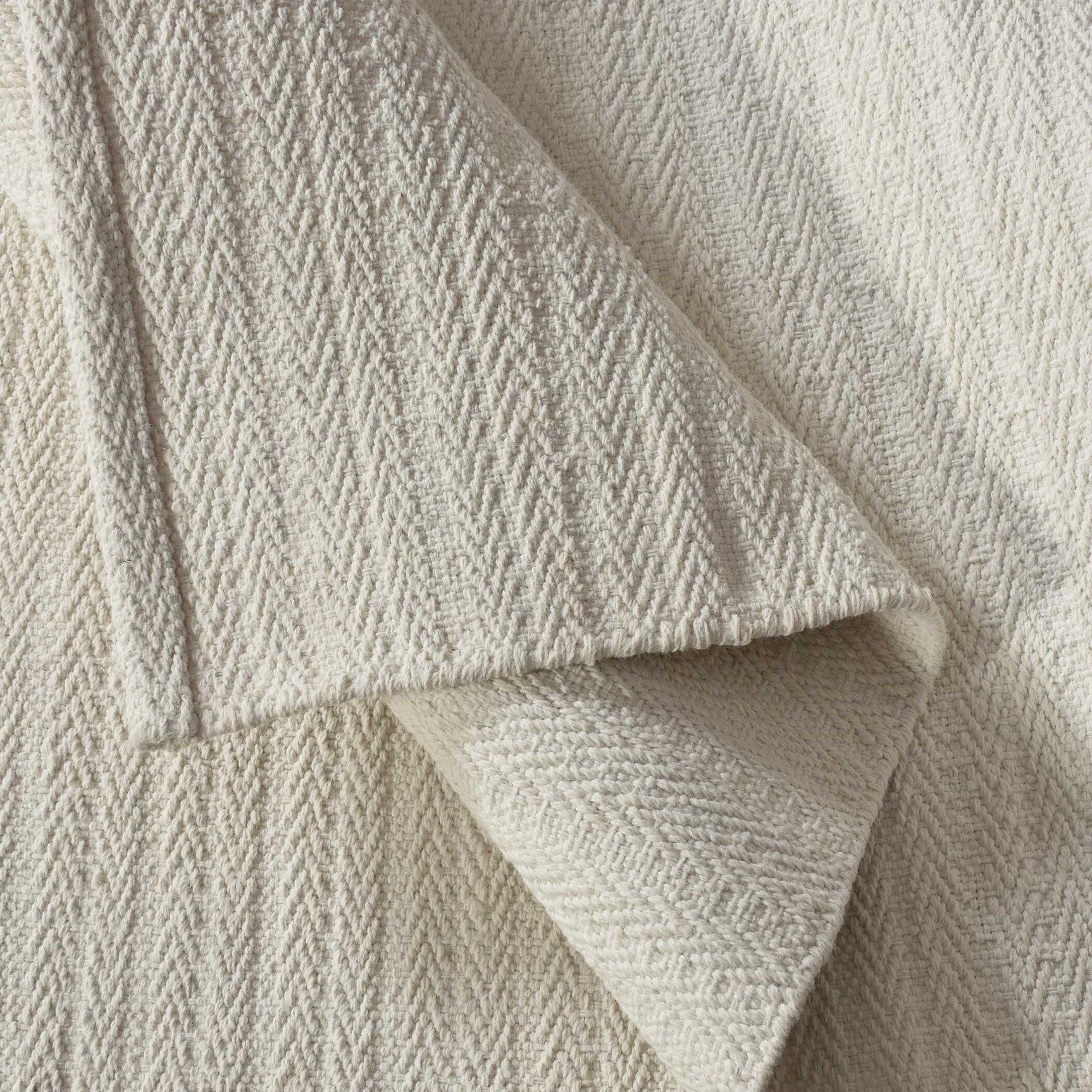 Cele White Indoor-Outdoor 5 X 8 Rug