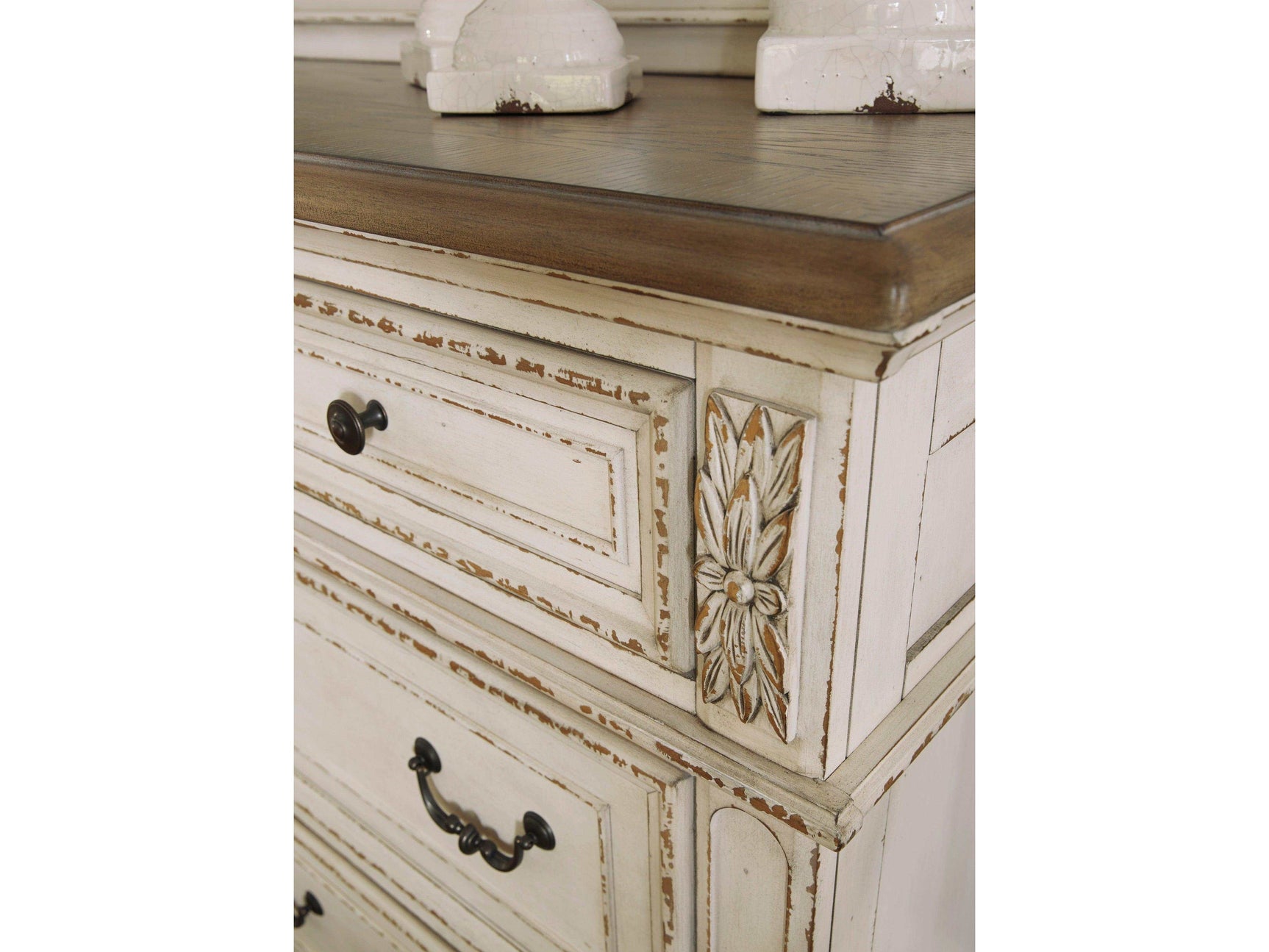 Realyn Mirrored Dresser w/ 7 Drawer (Online Special Price) - Ornate Home