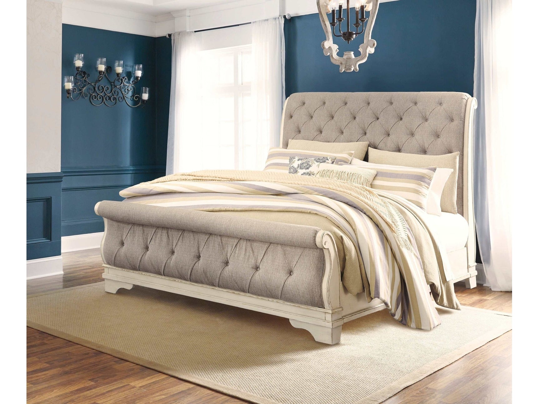 Realyn Queen Sleigh Bed (Online Special Price) - Ornate Home