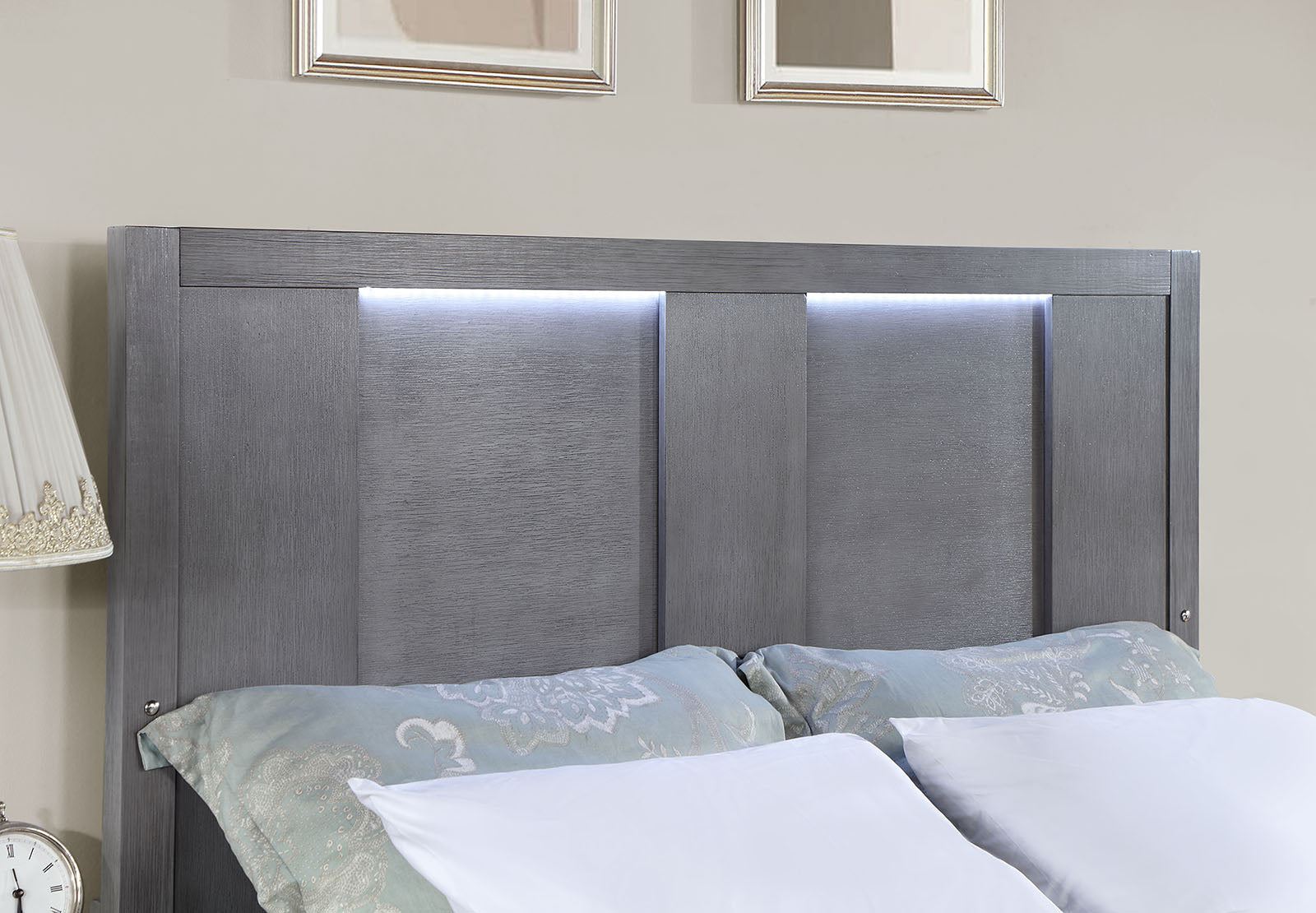 Regulus Gray 5 Pc. Queen Bedroom Set w/ Chest - Ornate Home