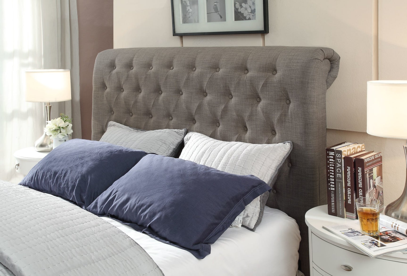 Royal Dolphin Linen King Tufted Platform Storage Bed