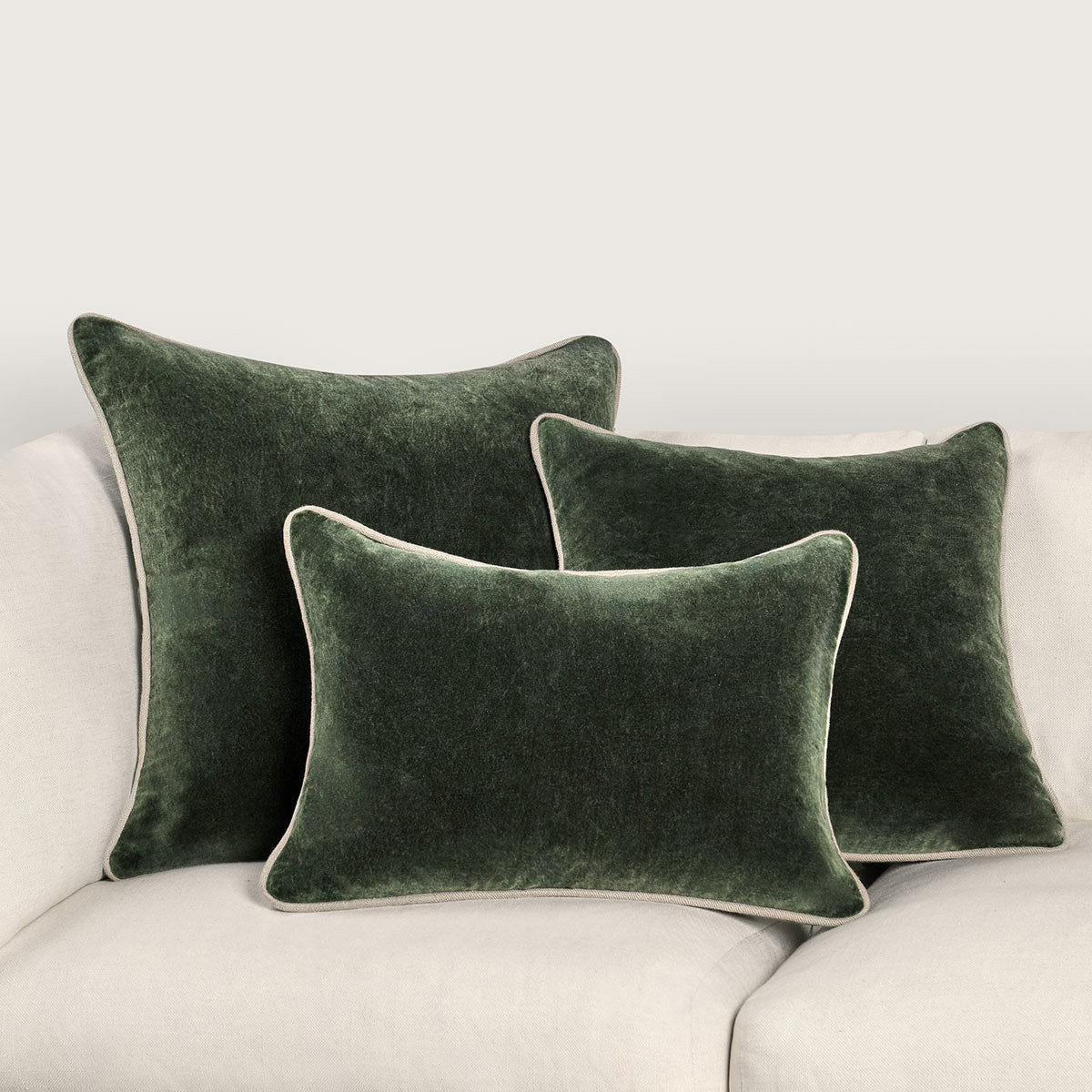 SLD Heirloom Forest Green Velvet Multiple Sizes Throw Pillow (Set of 2) - Ornate Home