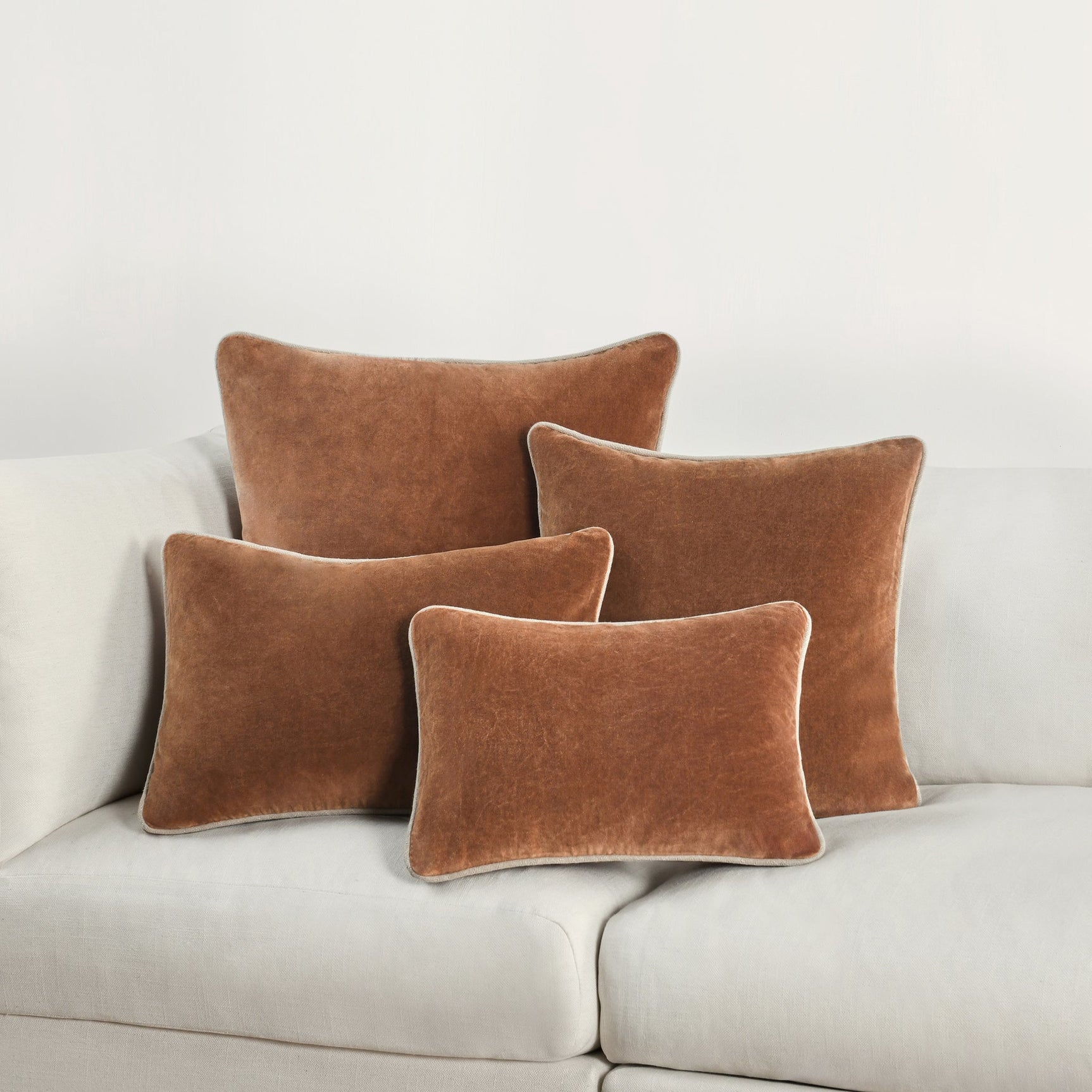 SLD Heirloom Hazel Velvet Multiple Sizes Throw Pillow (Set of 2) - Ornate Home