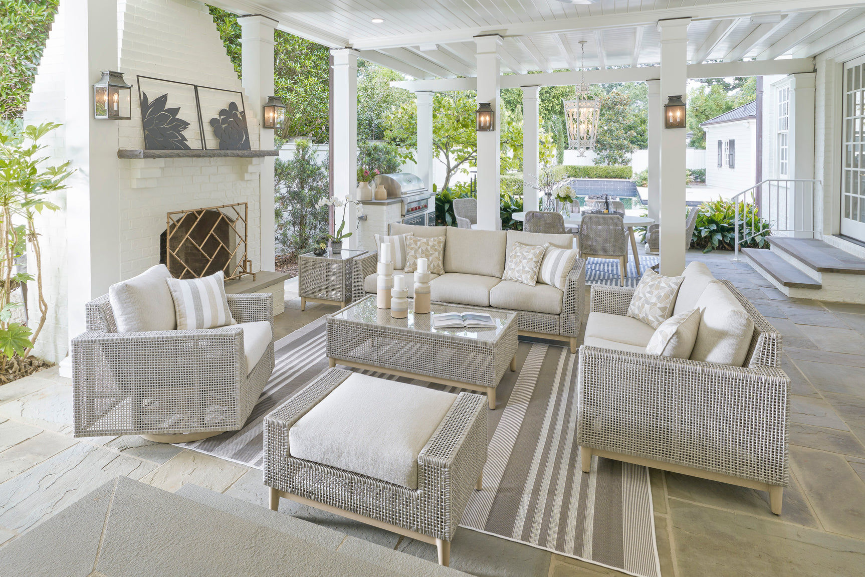 Seton Creek Outdoor Seating Group w/ Coffee Table / 4pc - Ornate Home