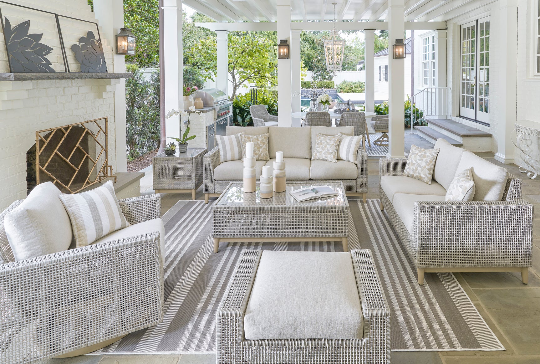 Seton Creek Outdoor Seating Group w/ Coffee Table / 4pc - Ornate Home