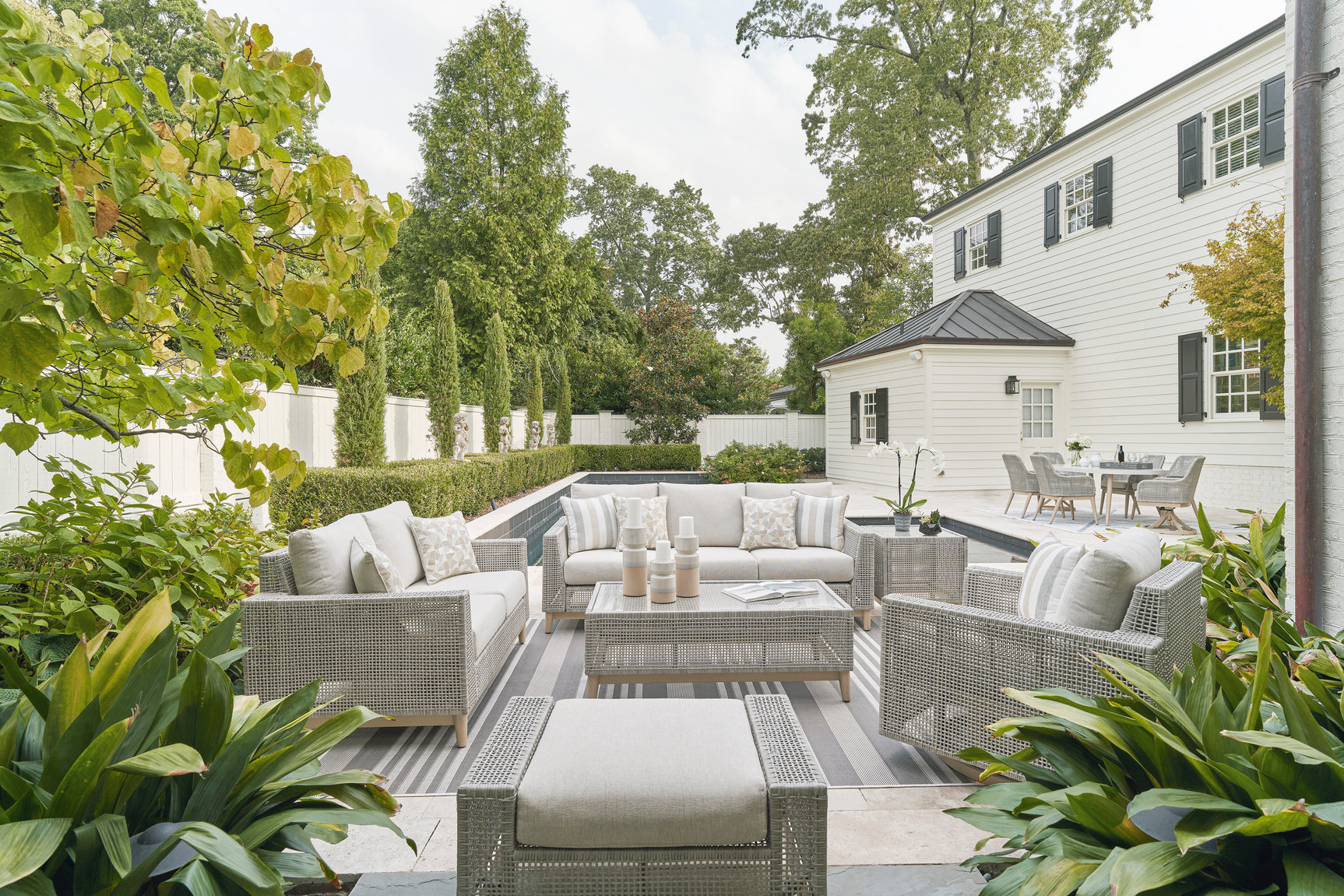 Seton Creek Outdoor Seating Group w/ Coffee Table / 4pc - Ornate Home