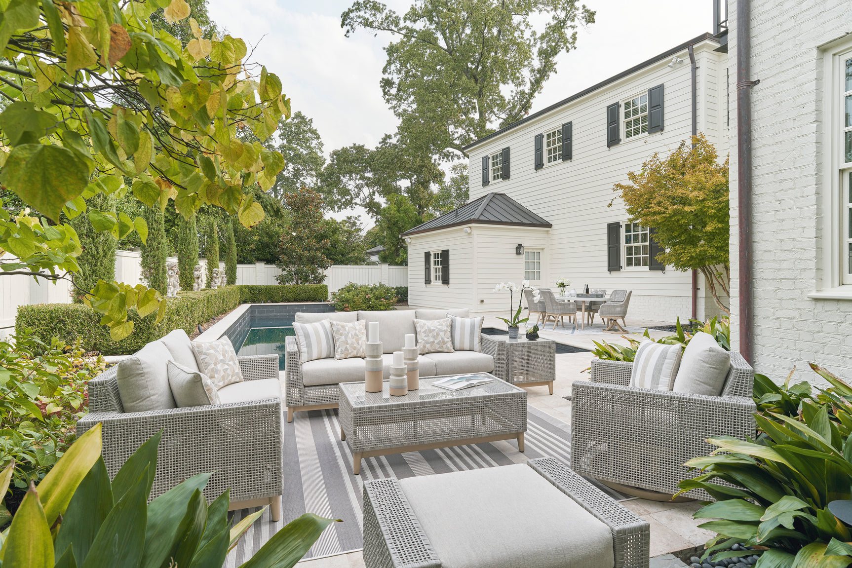 Seton Creek Outdoor Seating Group w/ Coffee Table / 4pc - Ornate Home