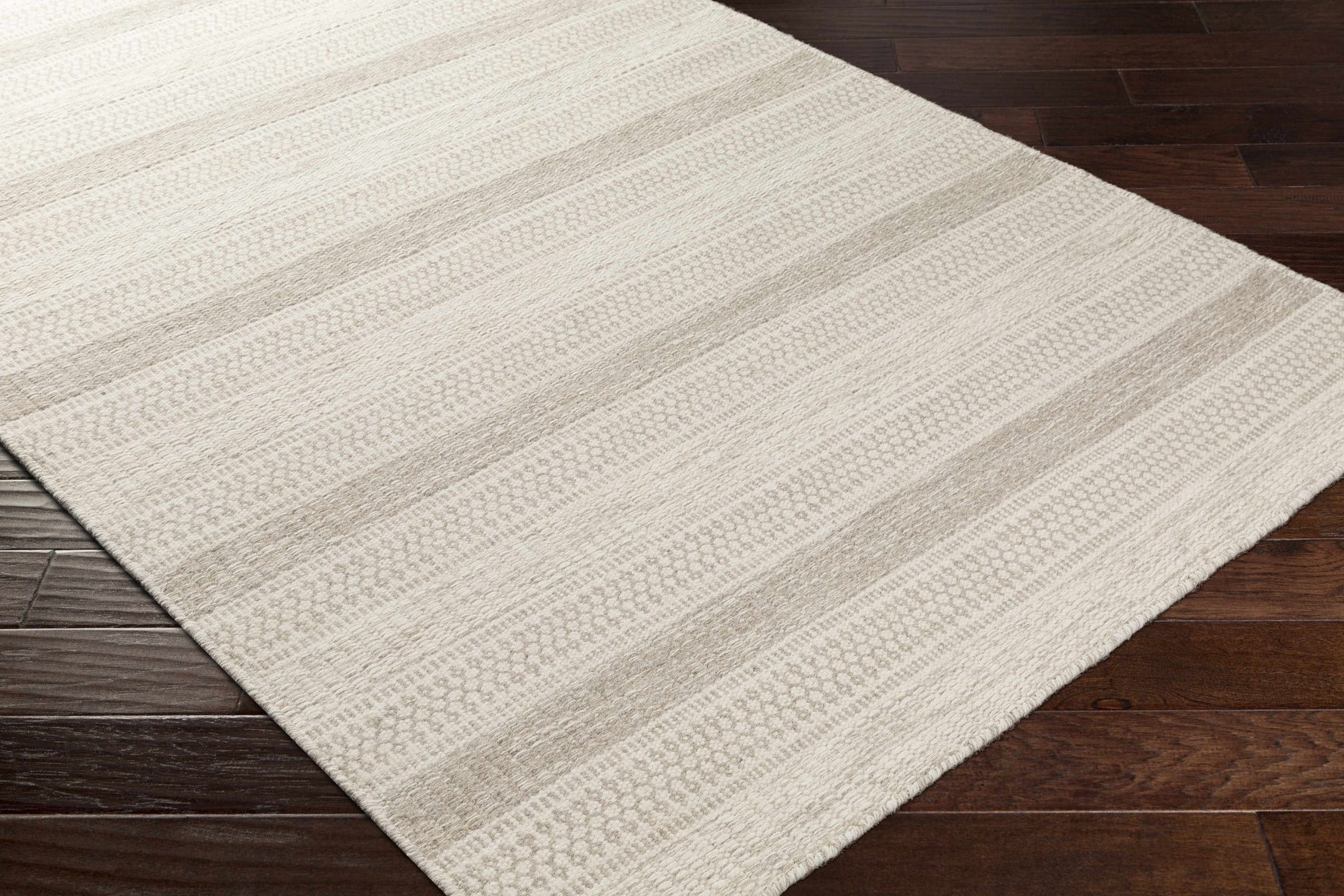 Silverthorne Wool Area Rug - Ornate Home