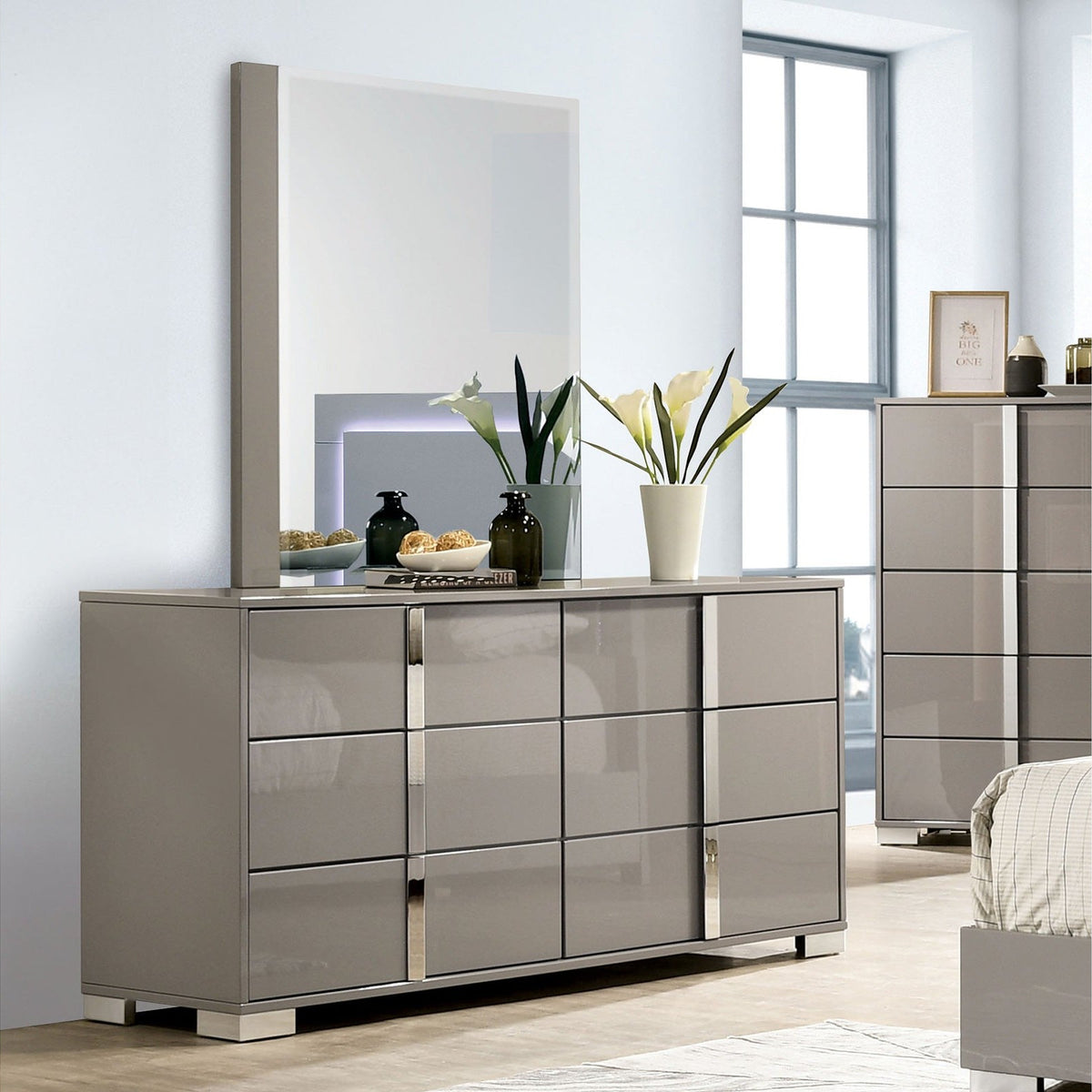 Furniture of America Sinistra Beige Dresser