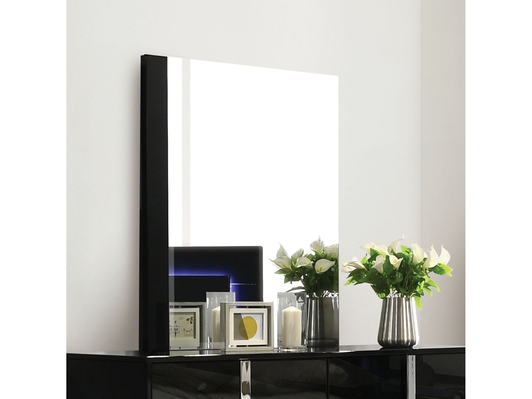 Sinistra Black Mirror - Ornate Home