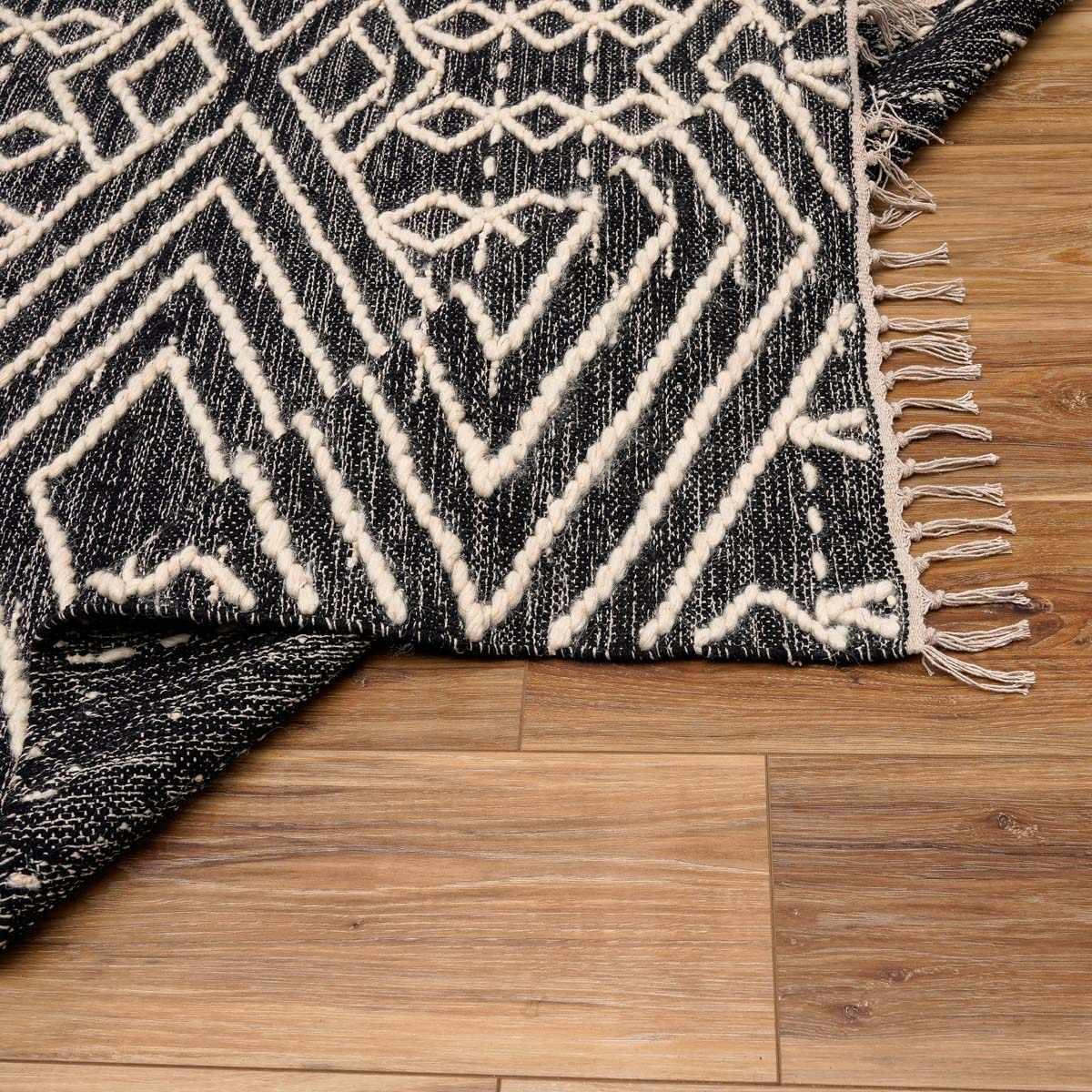 Skedee Black/Cream Diamond Area Rug - Ornate Home