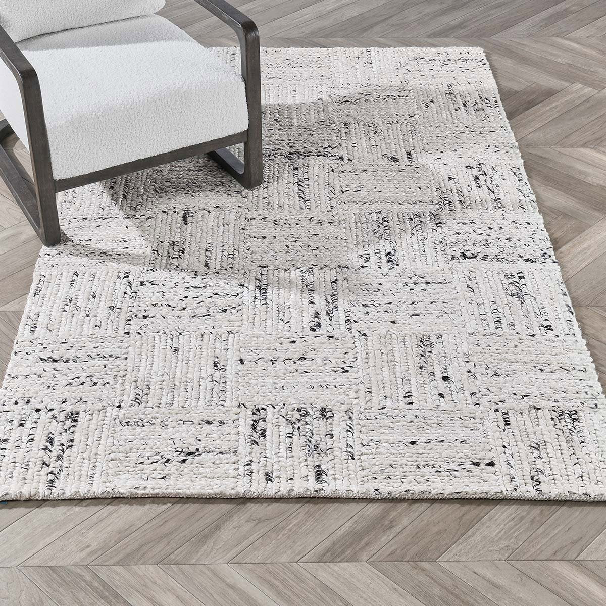 Sosa Ivory/Black Rug - Ornate Home